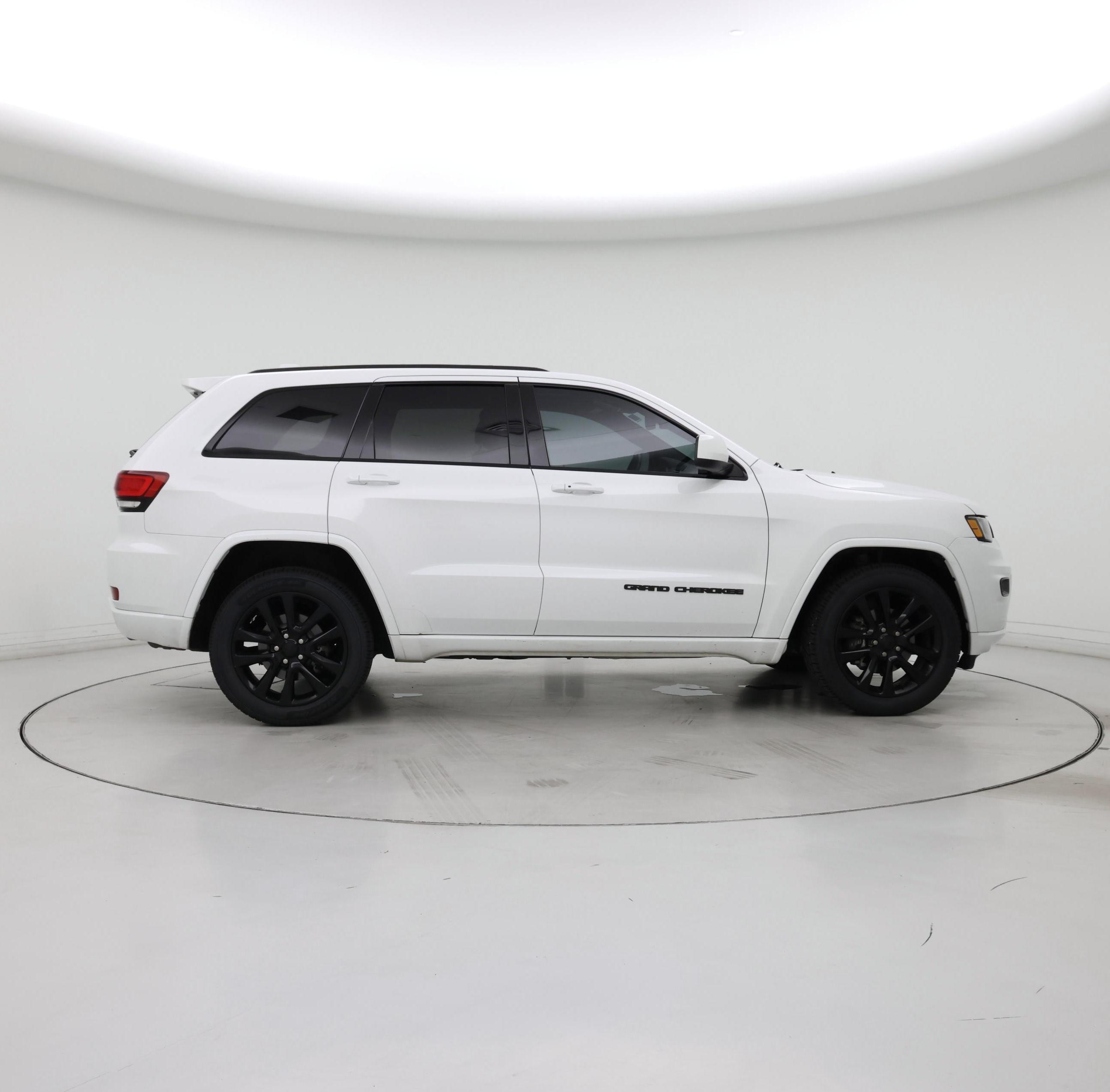 Thumbnail: 2018 Jeep Grand Cherokee - 7