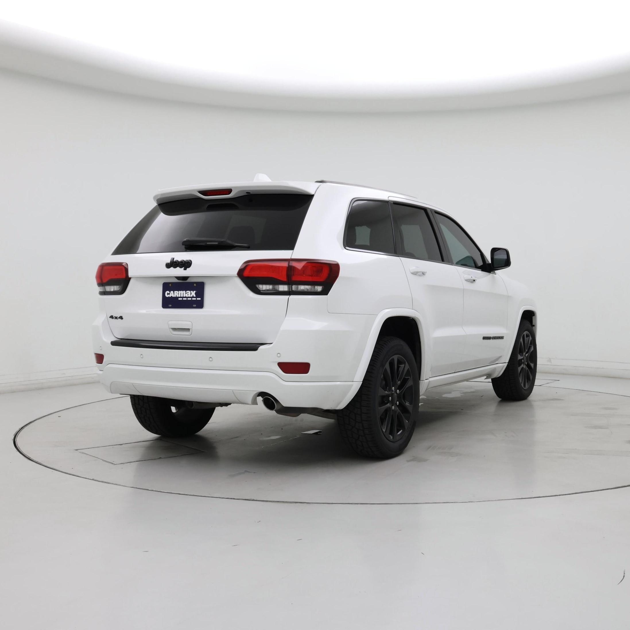 Thumbnail: 2018 Jeep Grand Cherokee - 8