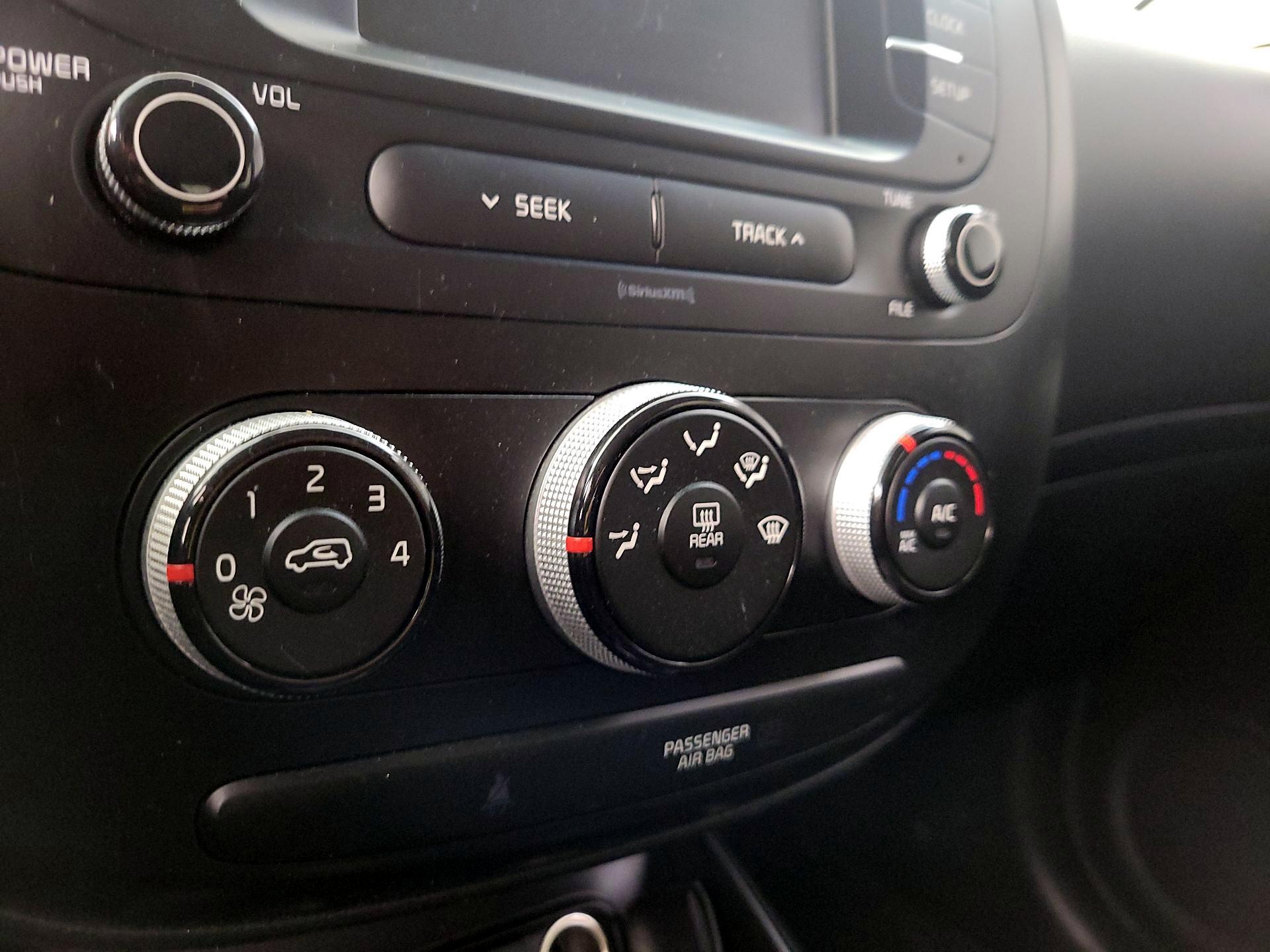 Thumbnail: 2019 Kia Soul - 16