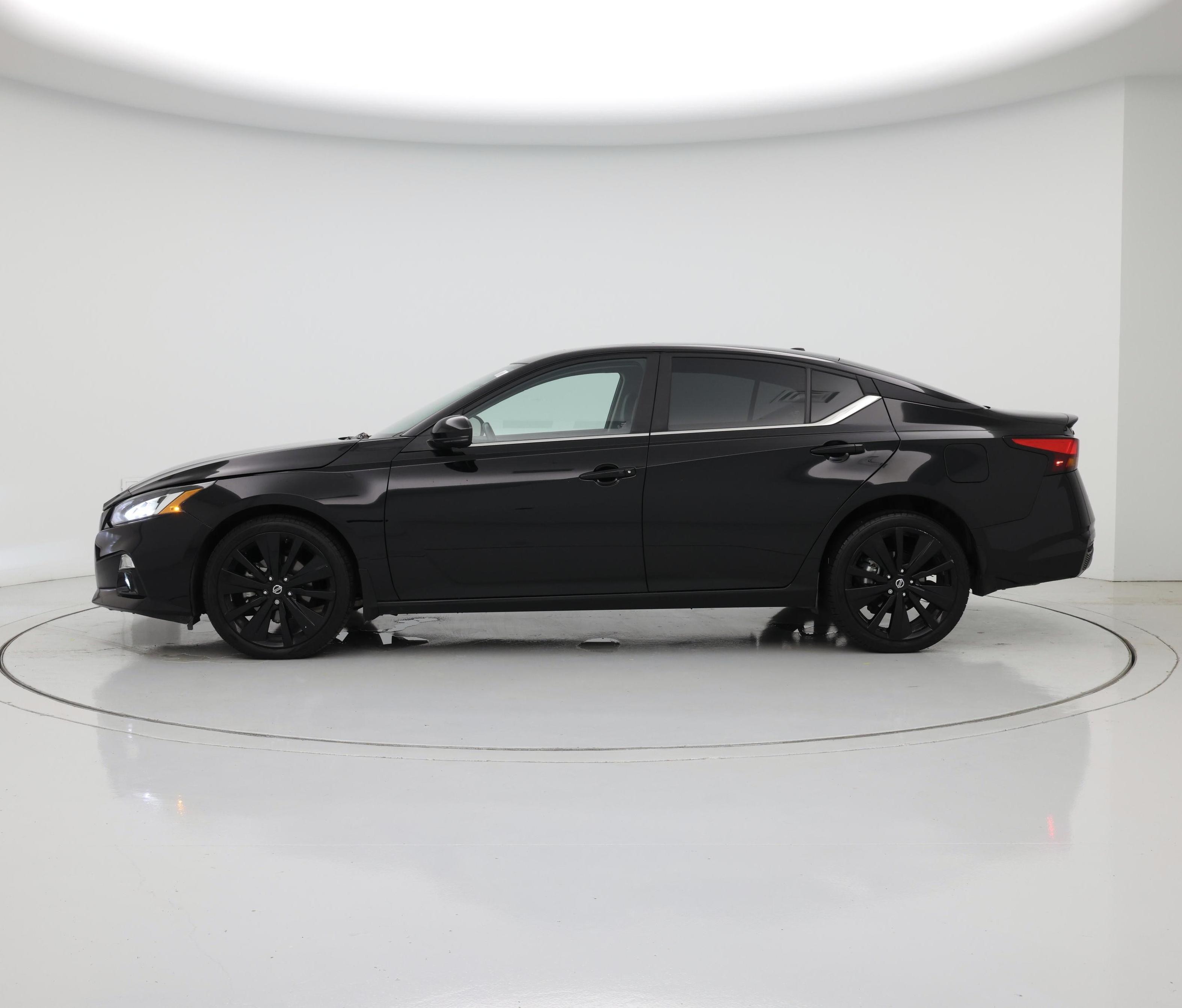 Thumbnail: 2022 Nissan Altima - 3