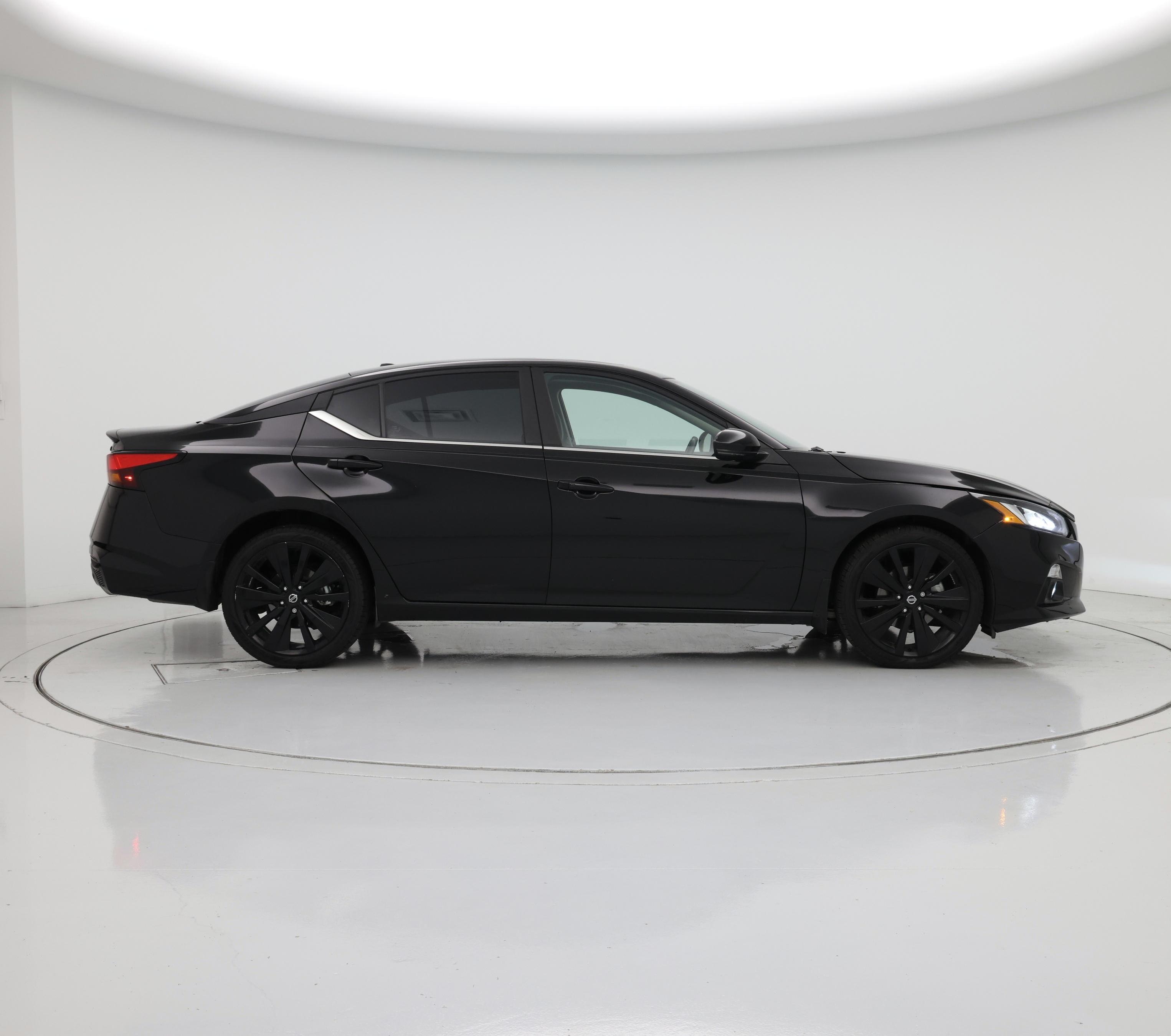 Thumbnail: 2022 Nissan Altima - 7
