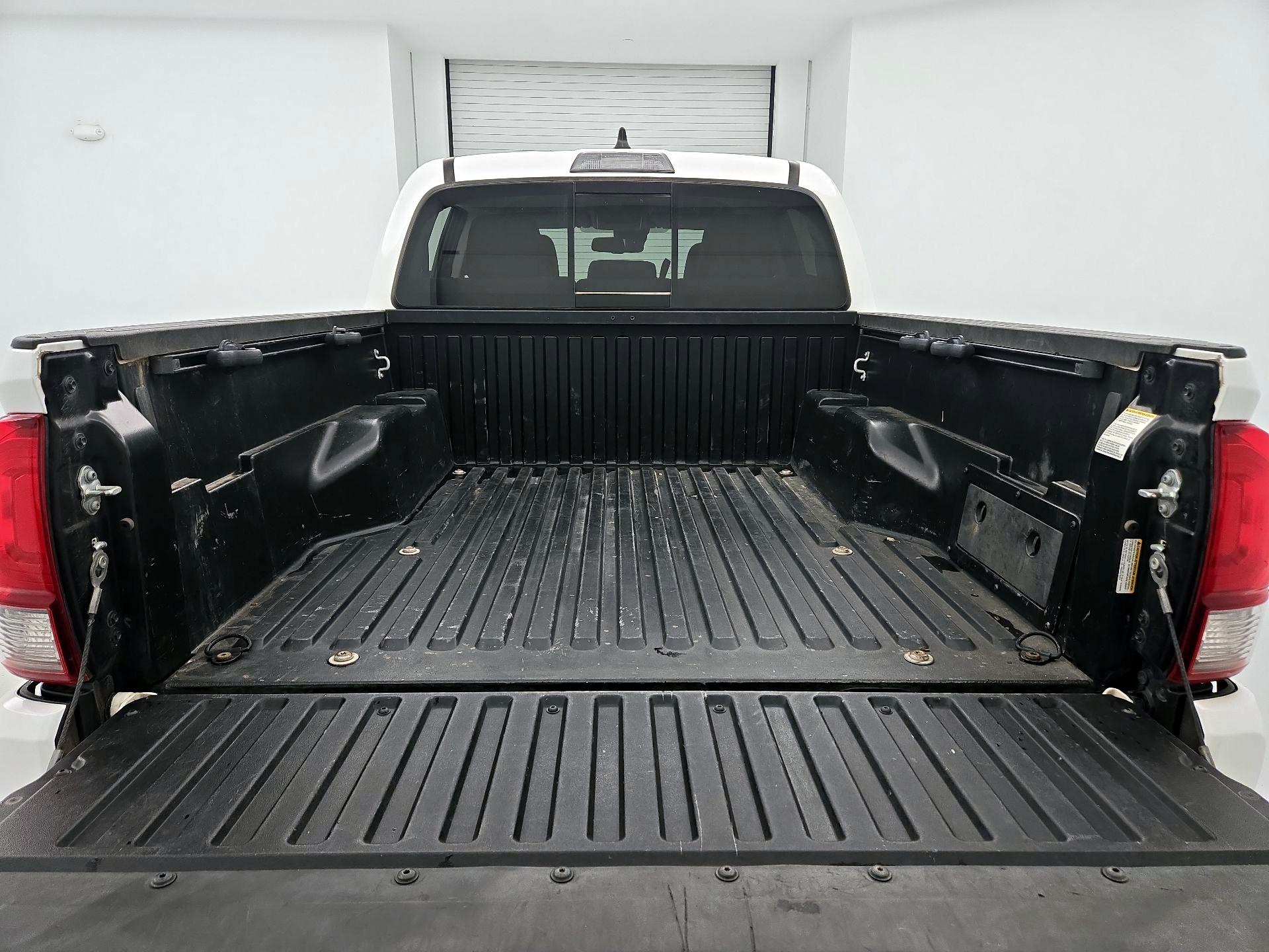 Thumbnail: 2022 Toyota Tacoma - 20
