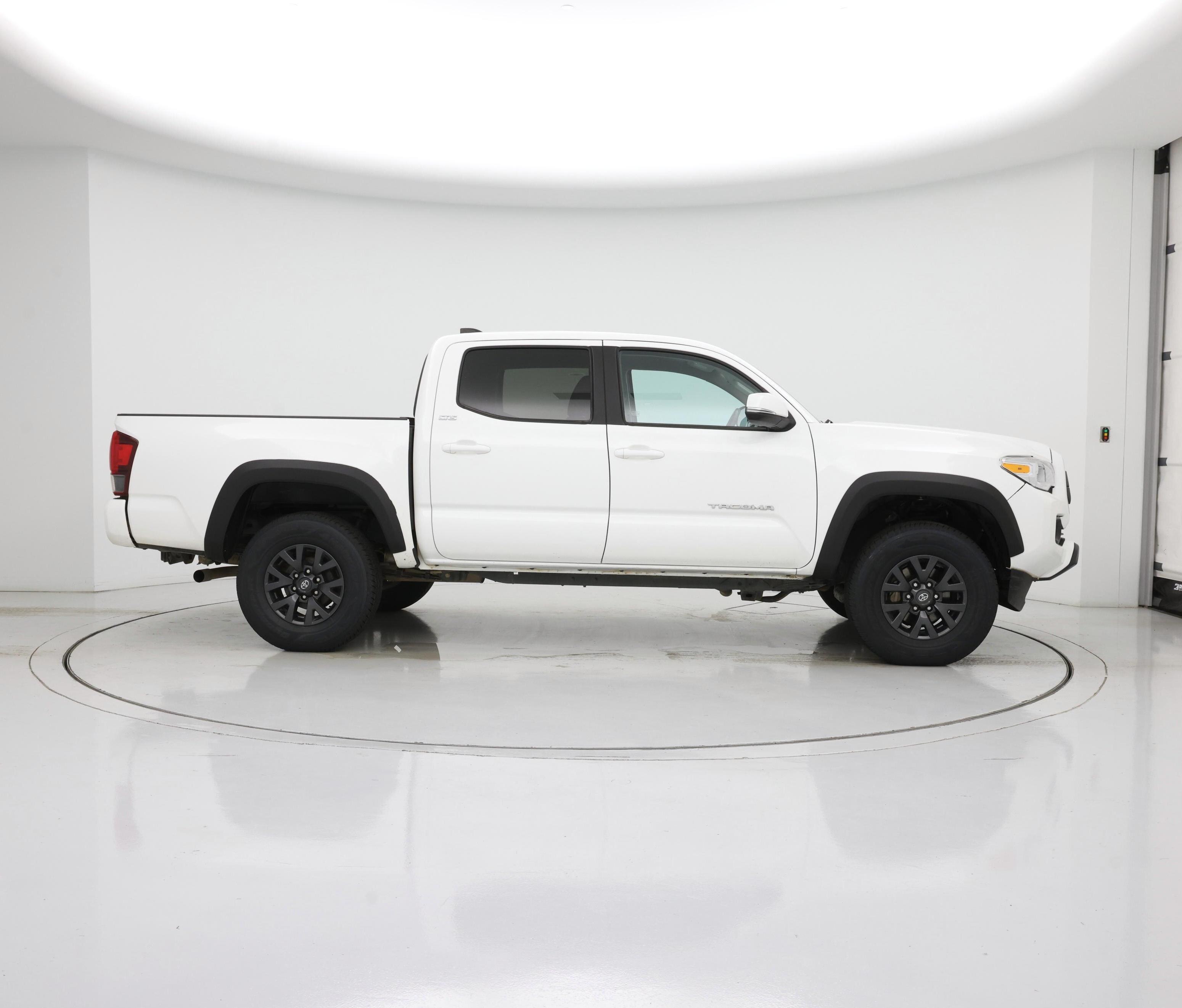 Thumbnail: 2022 Toyota Tacoma - 7
