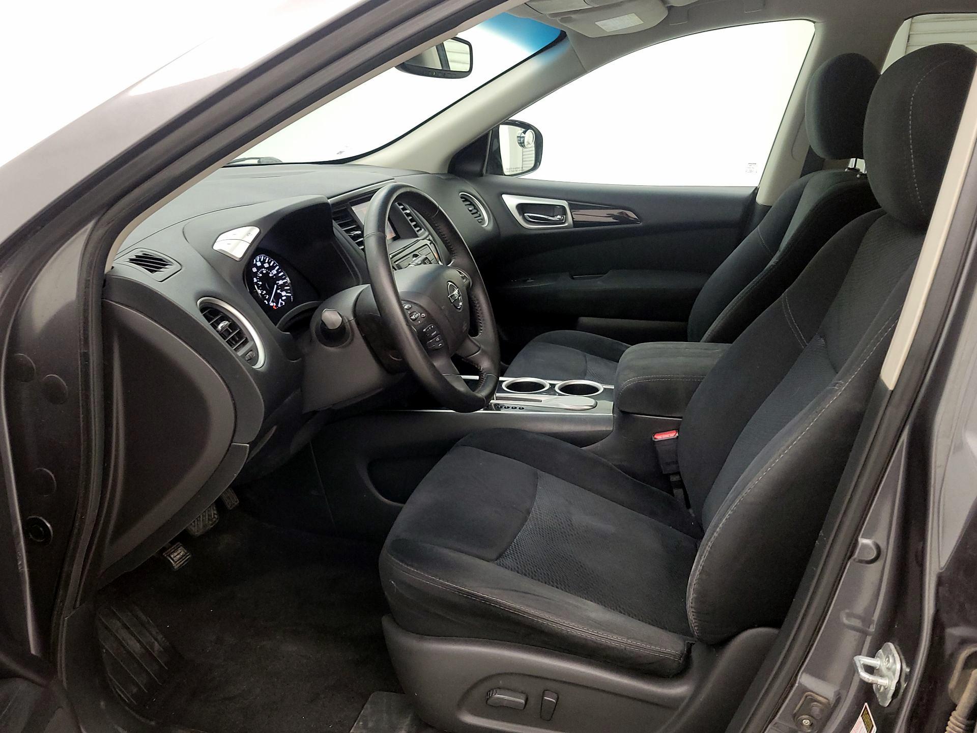 Thumbnail: 2015 Nissan Pathfinder - 11