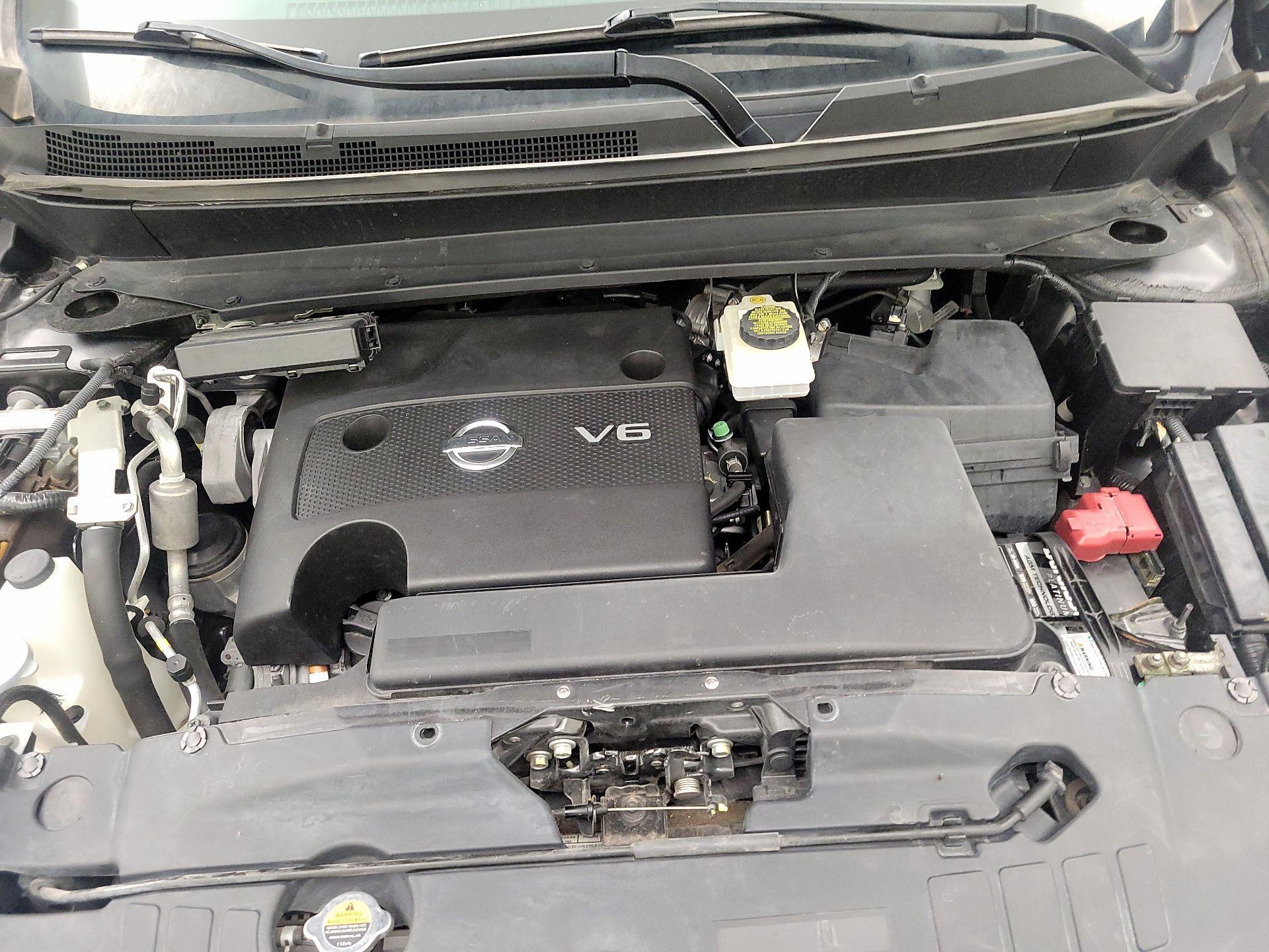 Thumbnail: 2015 Nissan Pathfinder - 17