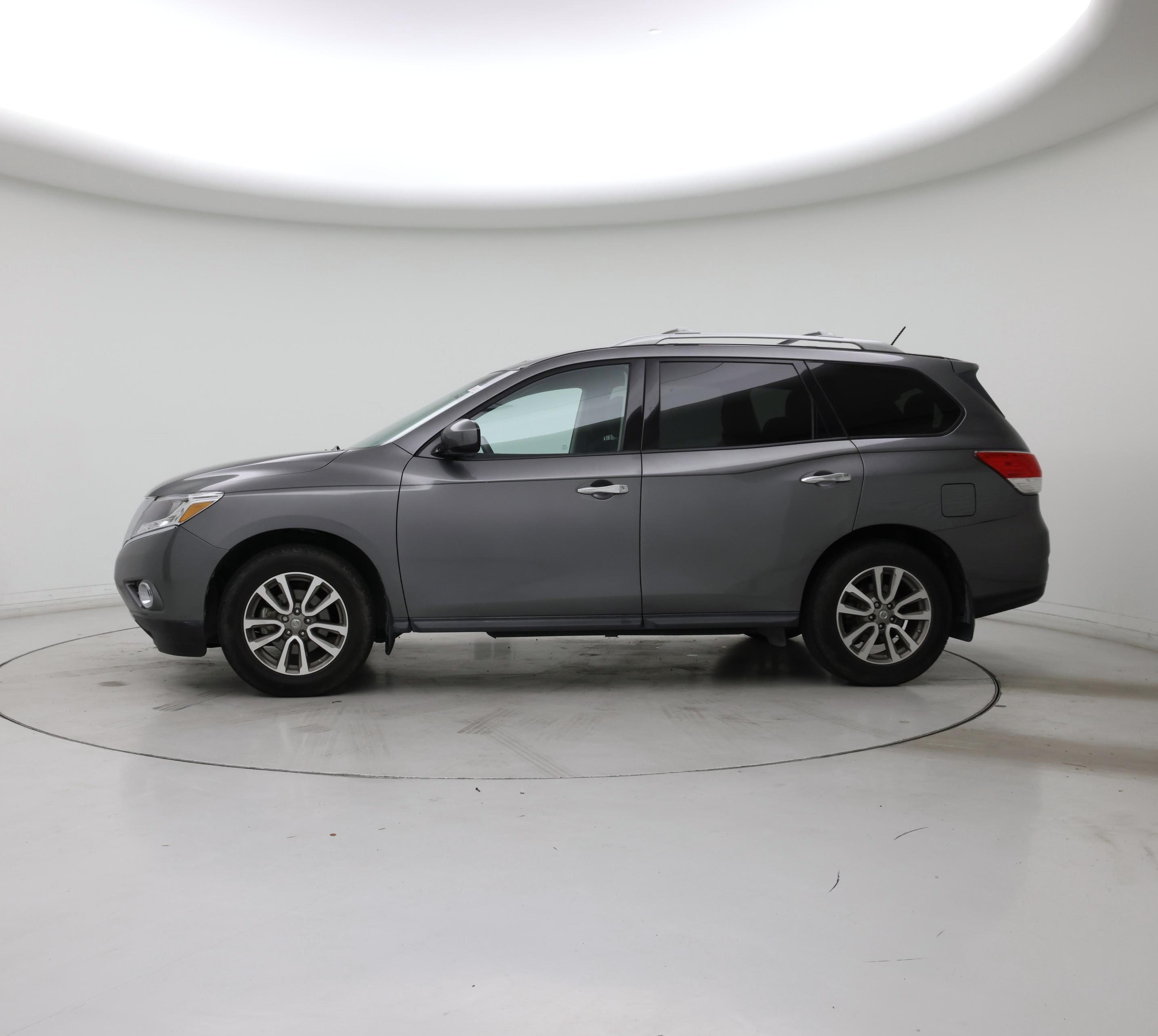 Thumbnail: 2015 Nissan Pathfinder - 3