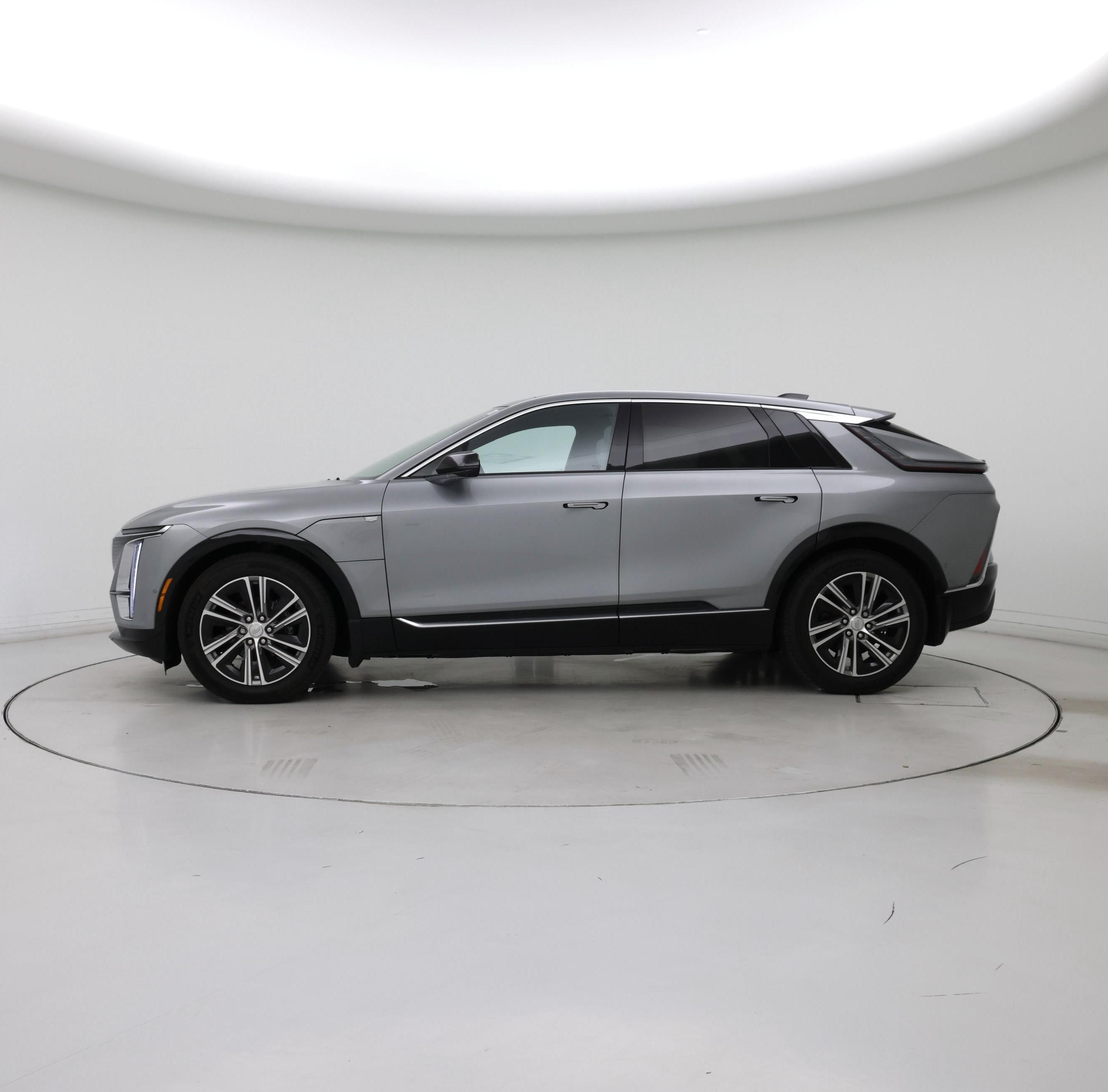 Thumbnail: 2024 Cadillac Lyriq - 3