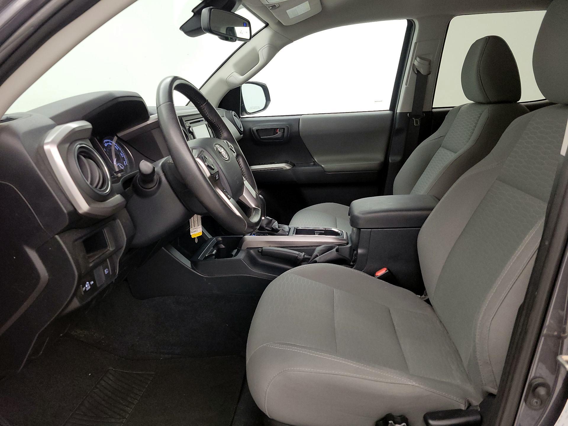 Thumbnail: 2019 Toyota Tacoma - 11