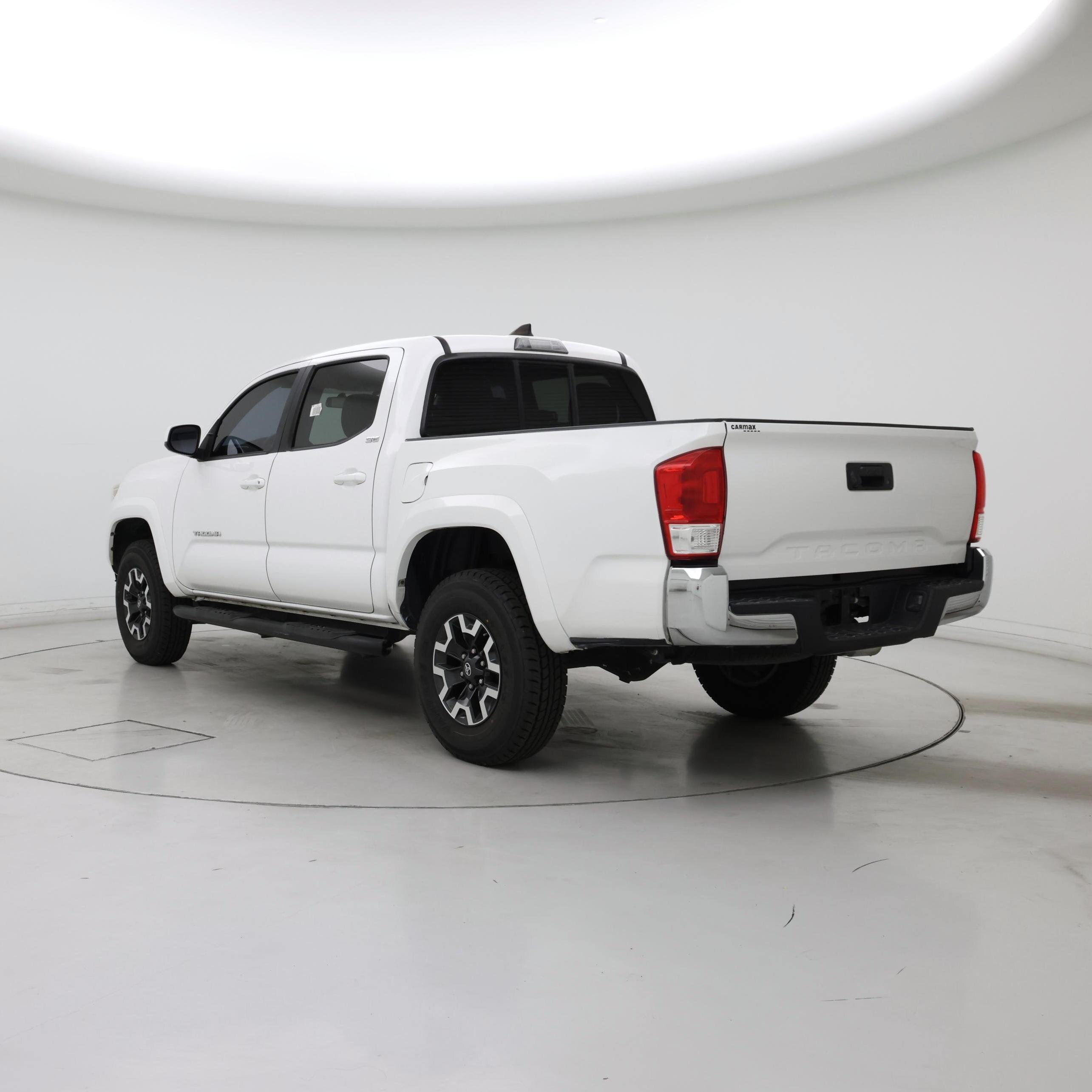 Thumbnail: 2016 Toyota Tacoma - 2