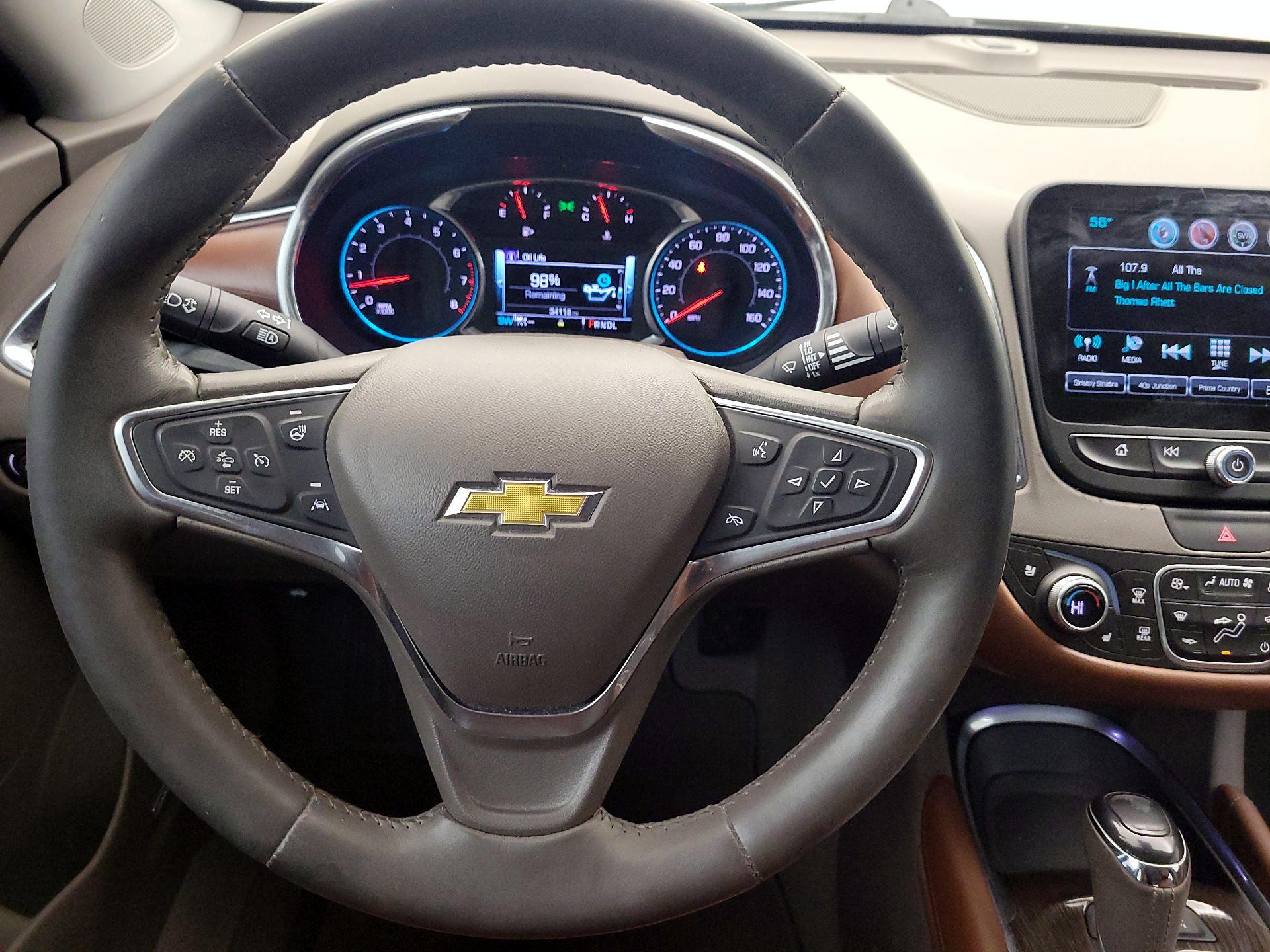 Thumbnail: 2017 Chevrolet Malibu - 10