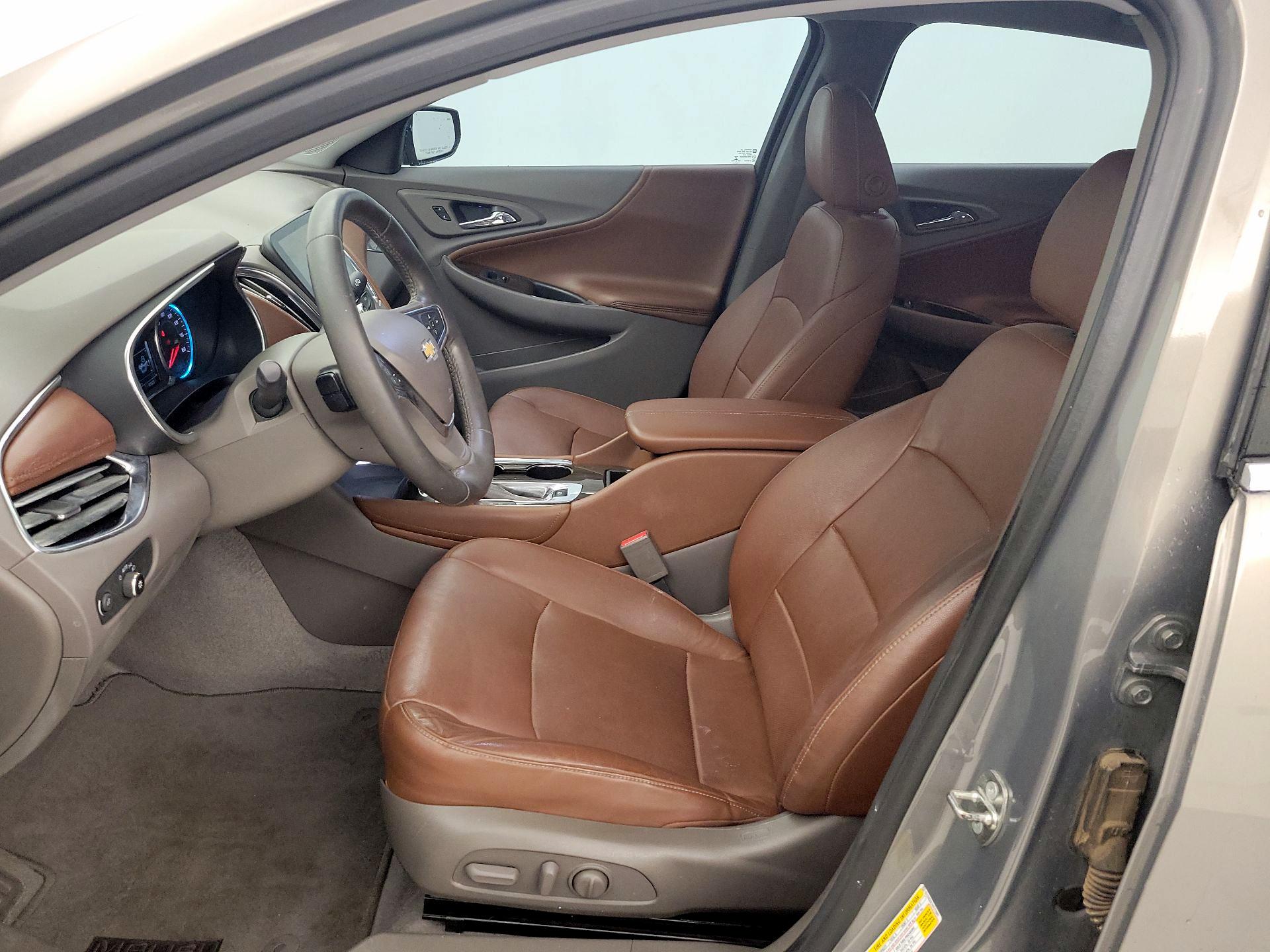 Thumbnail: 2017 Chevrolet Malibu - 11