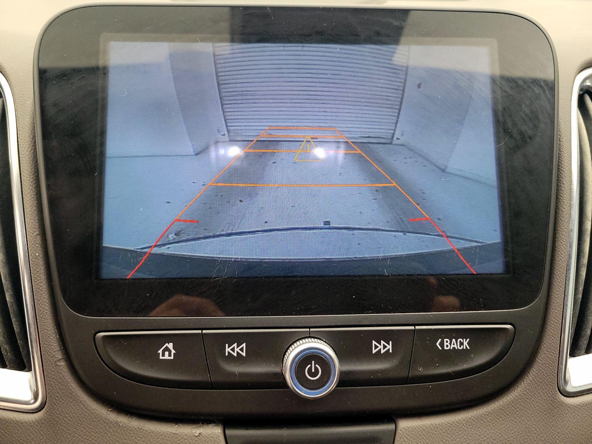 Thumbnail: 2017 Chevrolet Malibu - 15