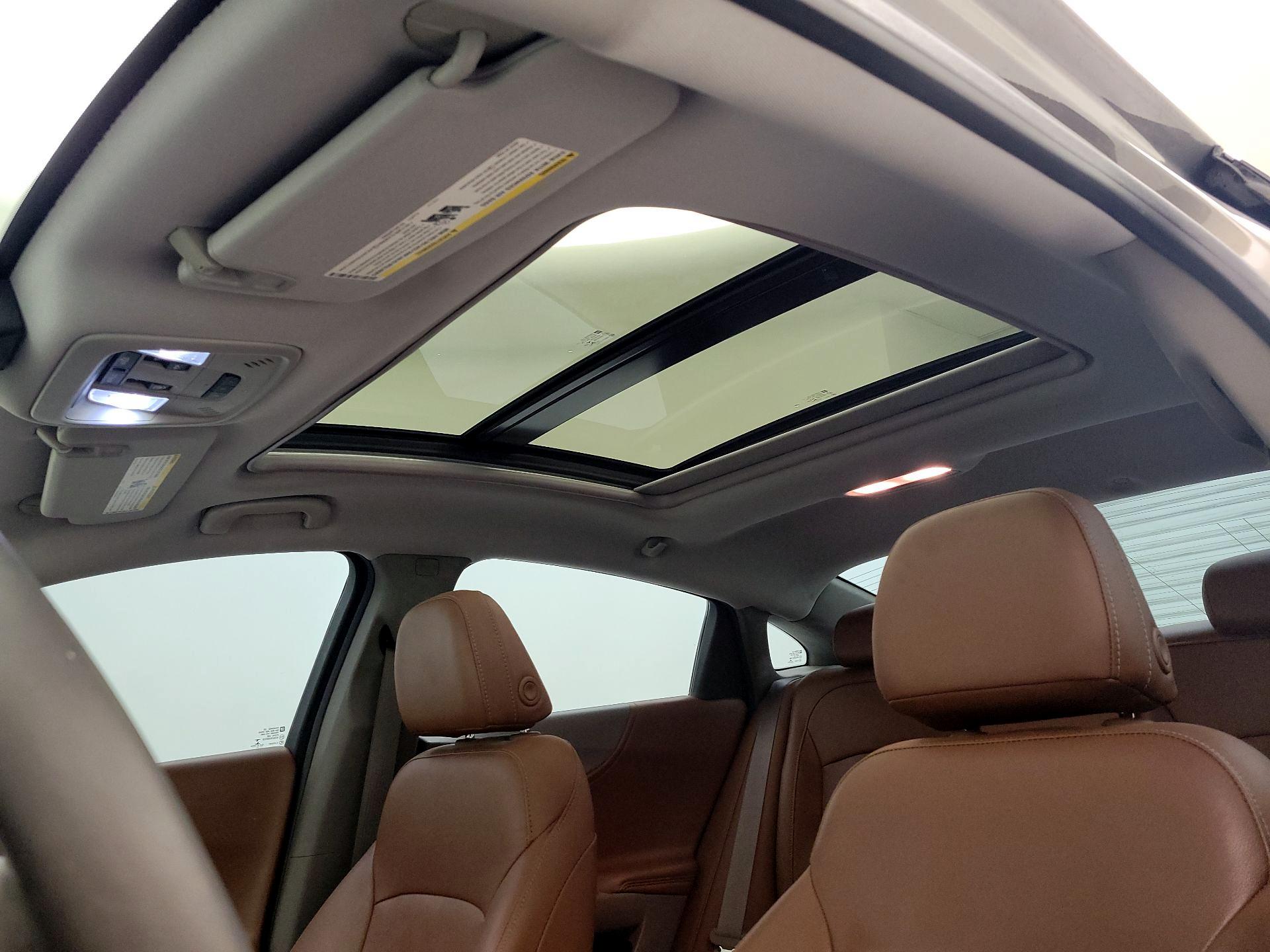 Thumbnail: 2017 Chevrolet Malibu - 20