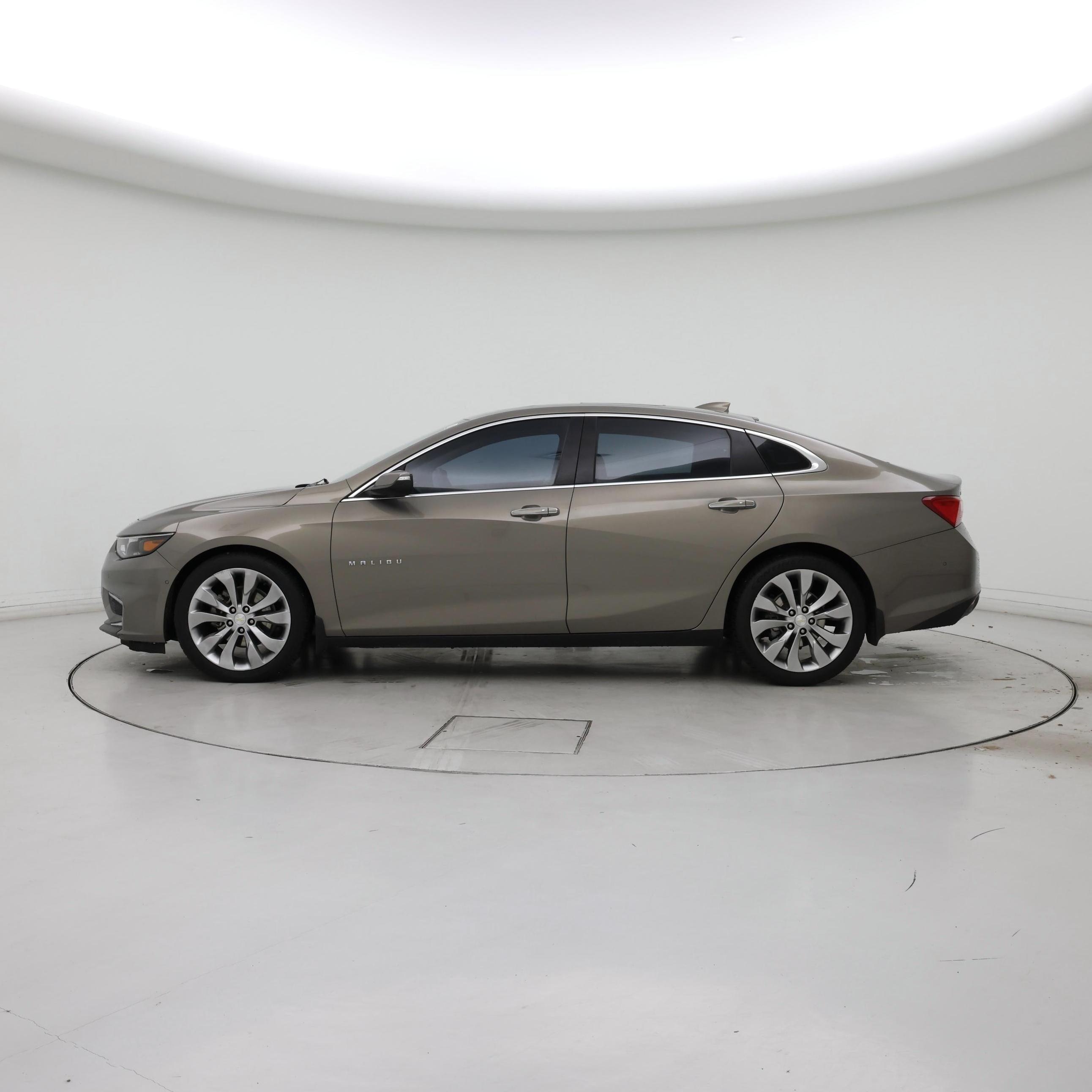 Thumbnail: 2017 Chevrolet Malibu - 3