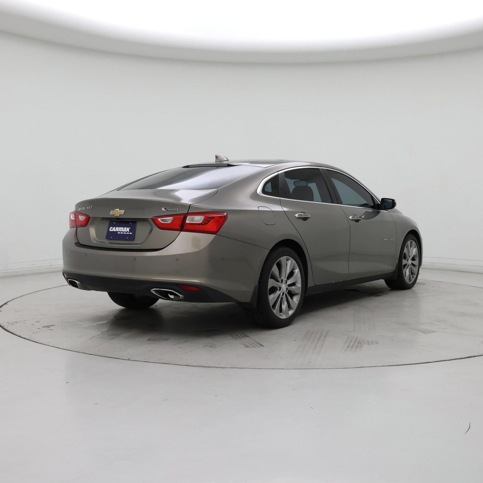 Thumbnail: 2017 Chevrolet Malibu - 8