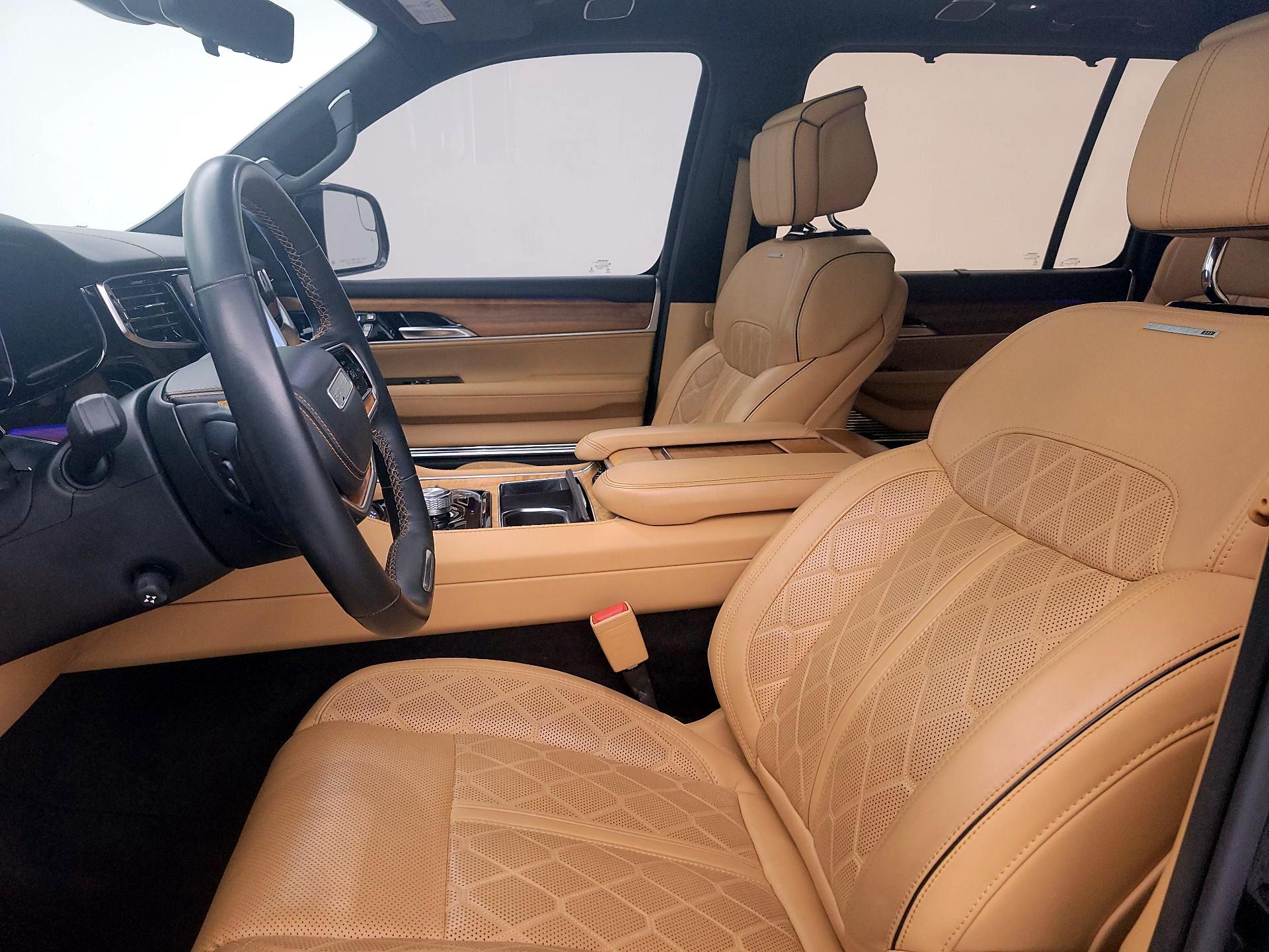 Thumbnail: 2023 Jeep Grand Wagoneer - 11