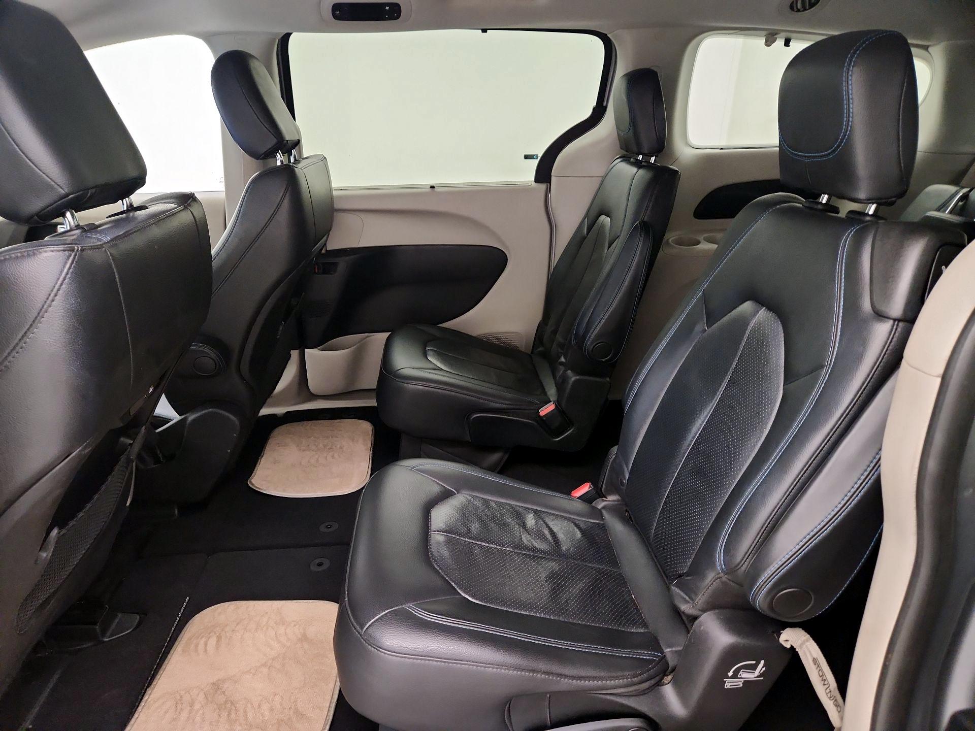 Thumbnail: 2021 Chrysler Pacifica - 19