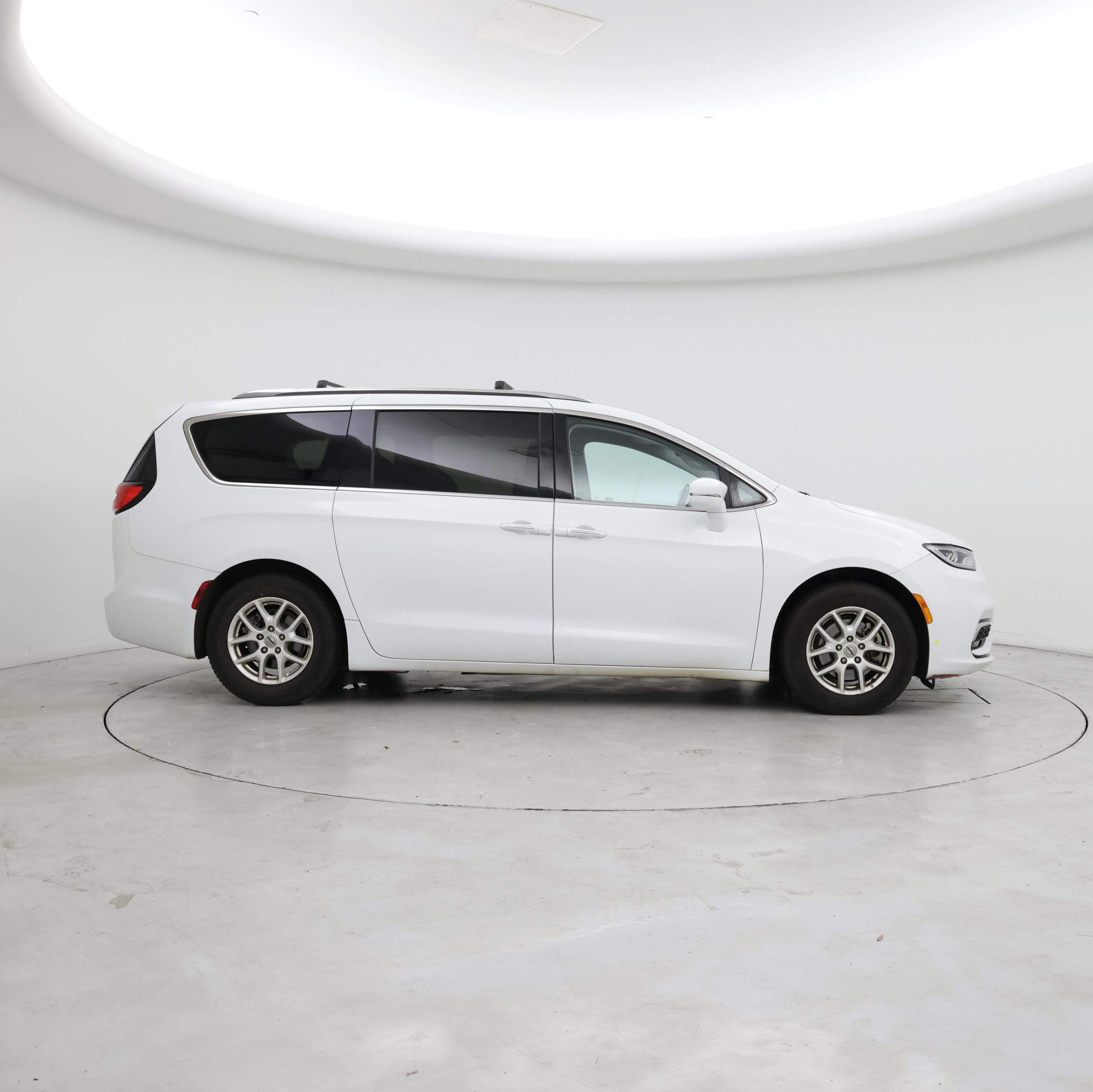 Thumbnail: 2021 Chrysler Pacifica - 7
