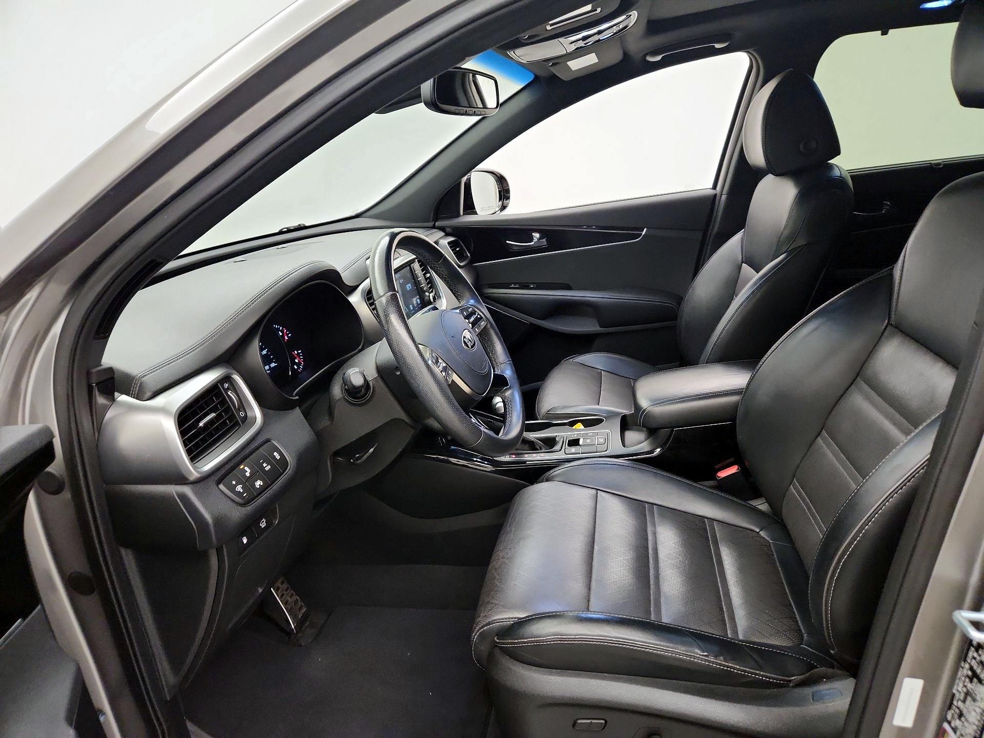 Thumbnail: 2019 Kia Sorento - 11