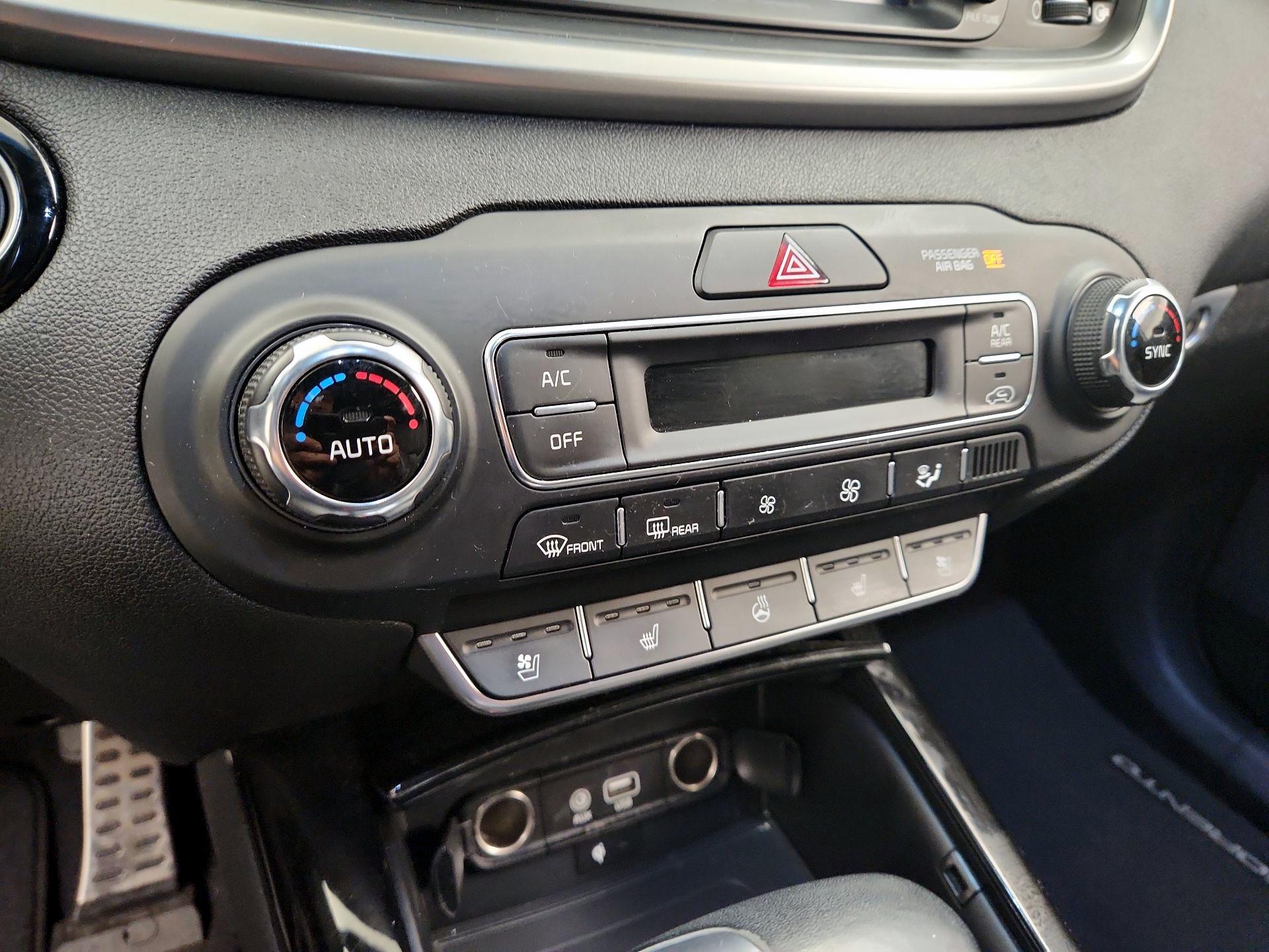 Thumbnail: 2019 Kia Sorento - 17