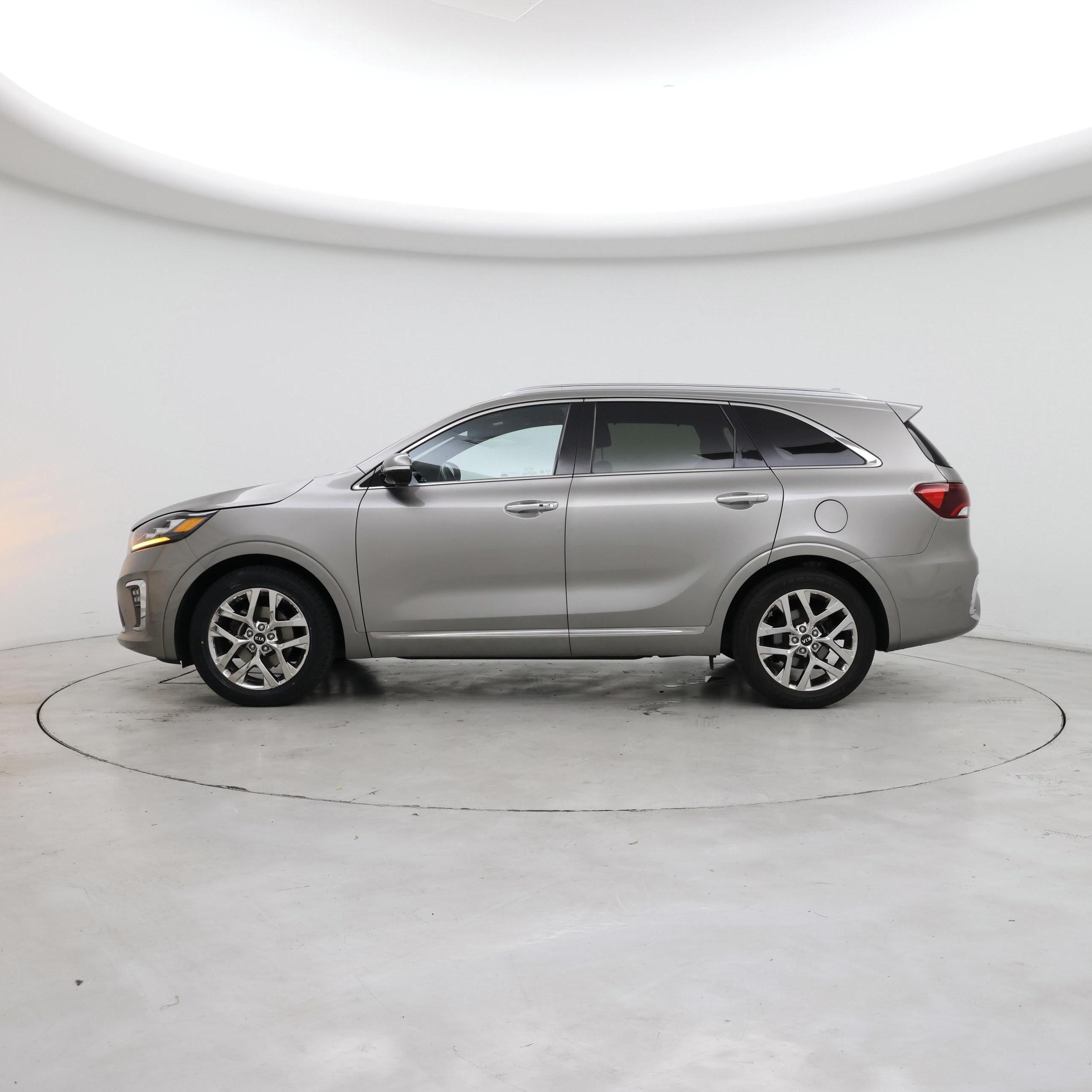 Thumbnail: 2019 Kia Sorento - 3