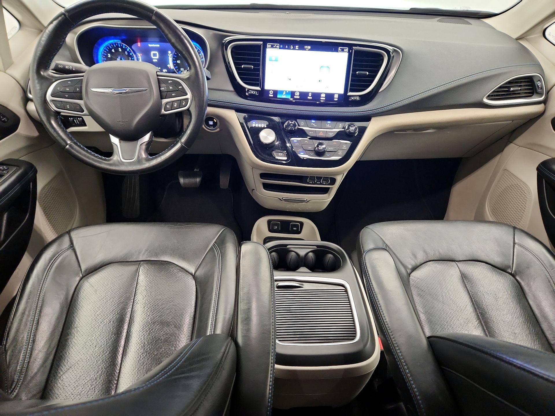 Thumbnail: 2021 Chrysler Pacifica - 9