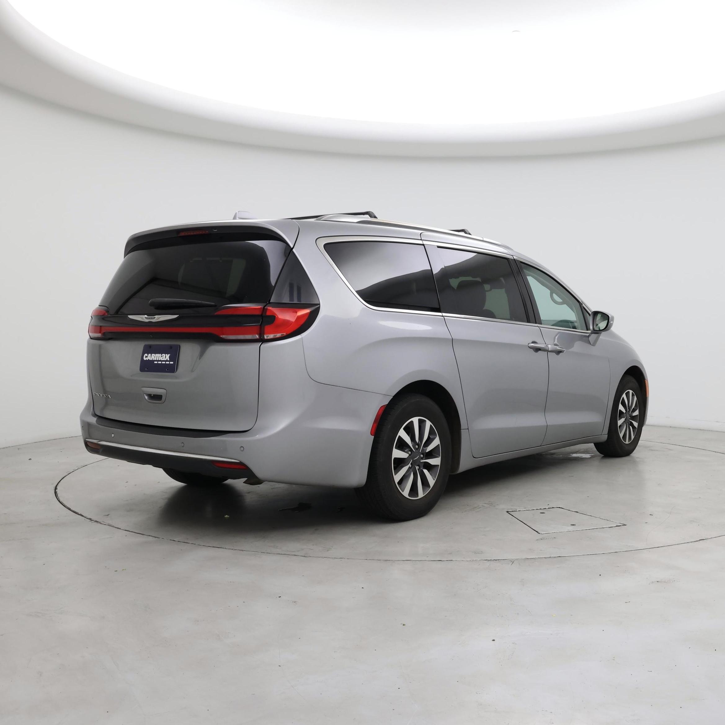 Thumbnail: 2021 Chrysler Pacifica - 8