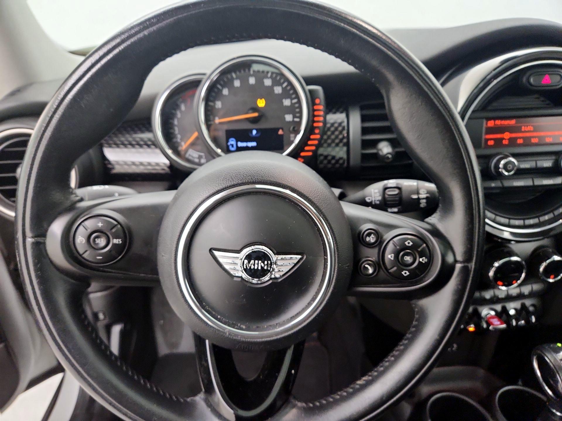 Thumbnail: 2015 MINI Cooper Hardtop - 10
