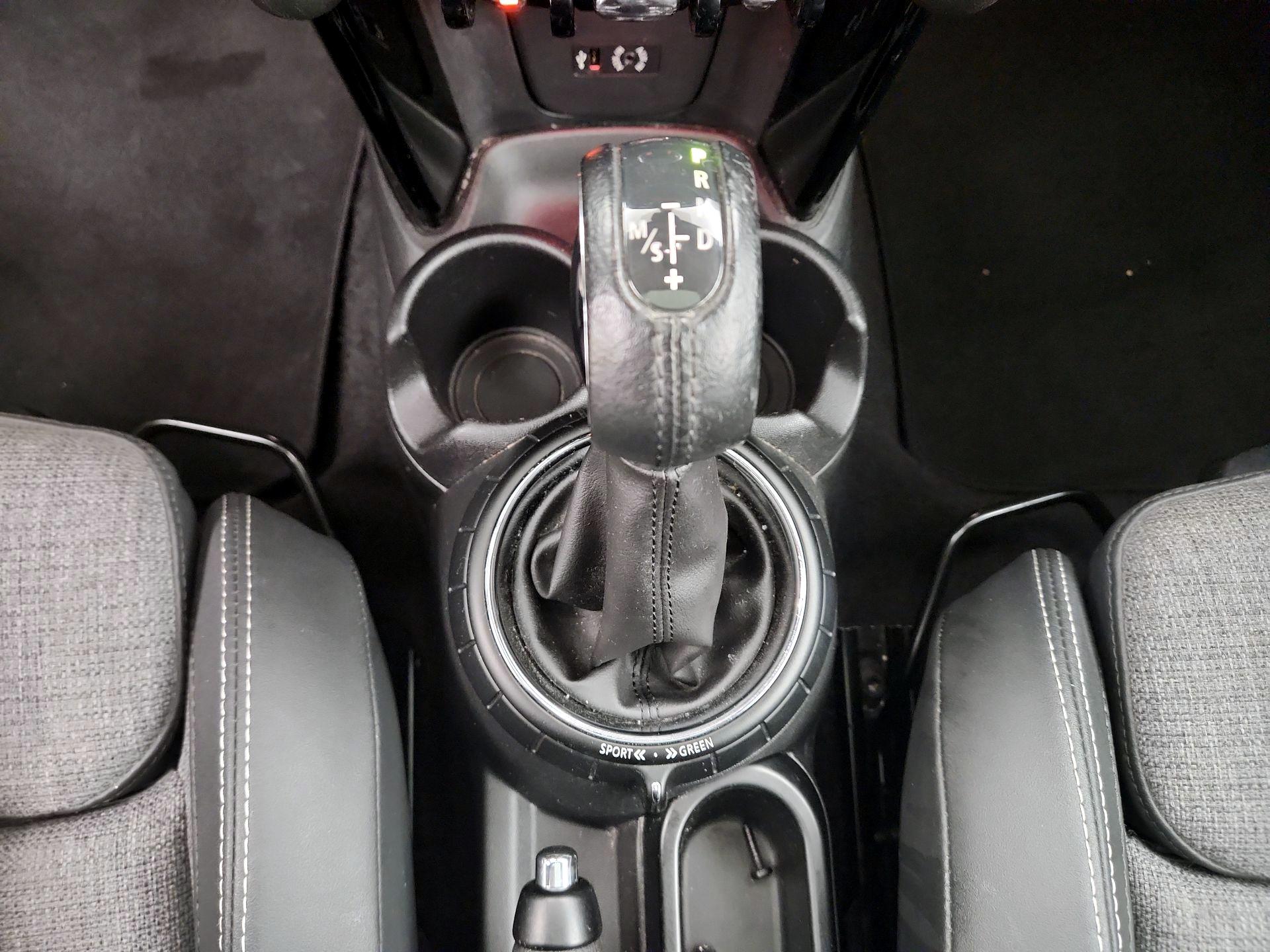 Thumbnail: 2015 MINI Cooper Hardtop - 16