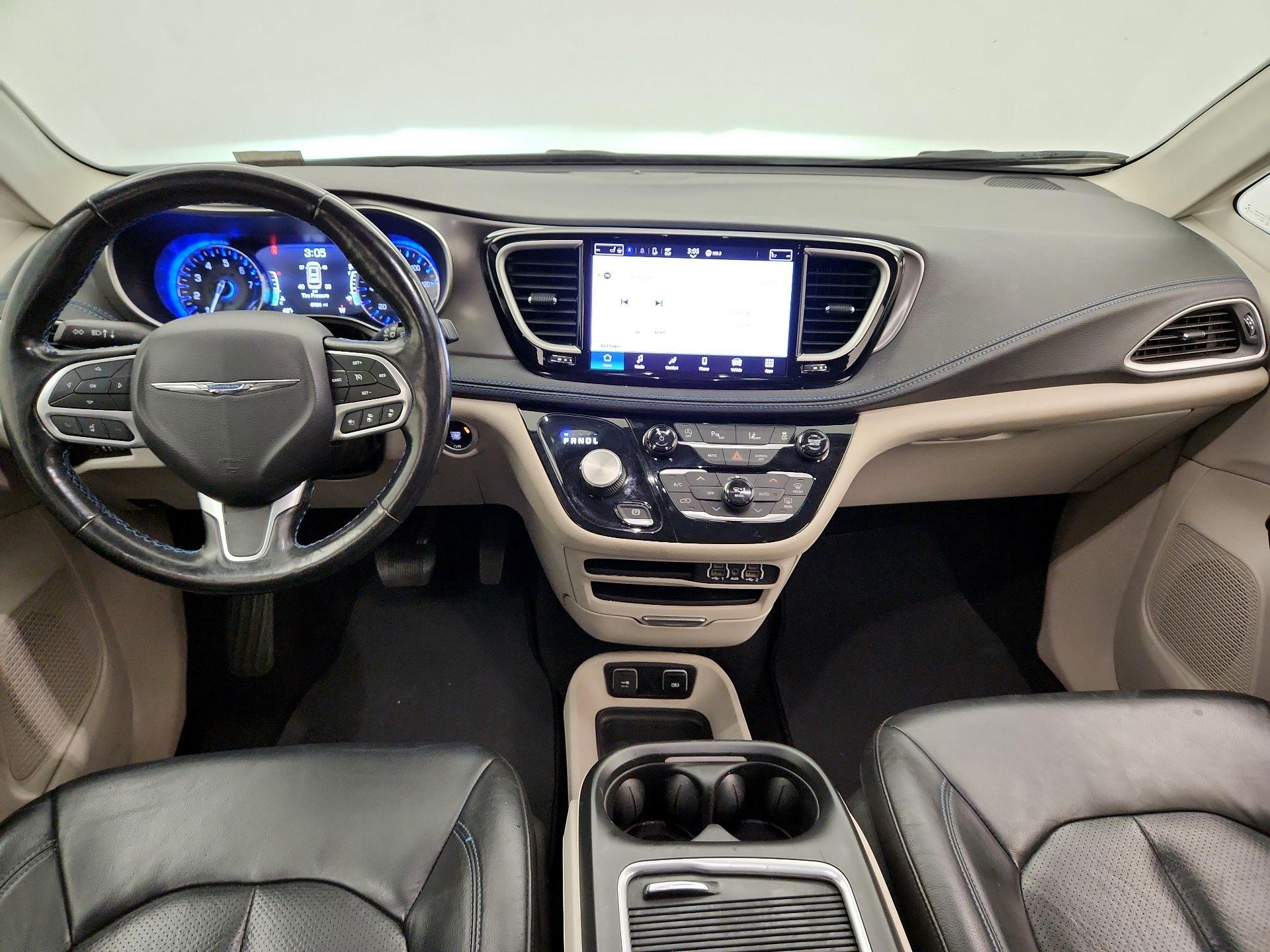 Thumbnail: 2021 Chrysler Pacifica - 9