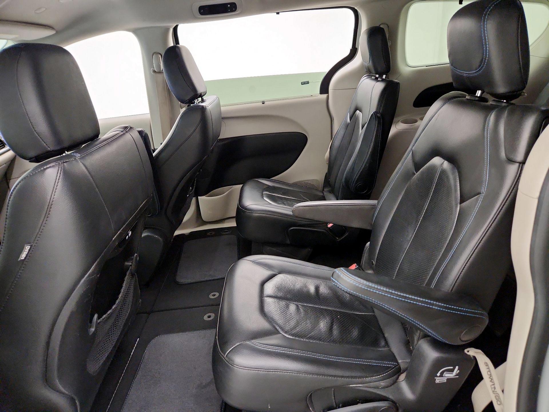 Thumbnail: 2021 Chrysler Pacifica - 19