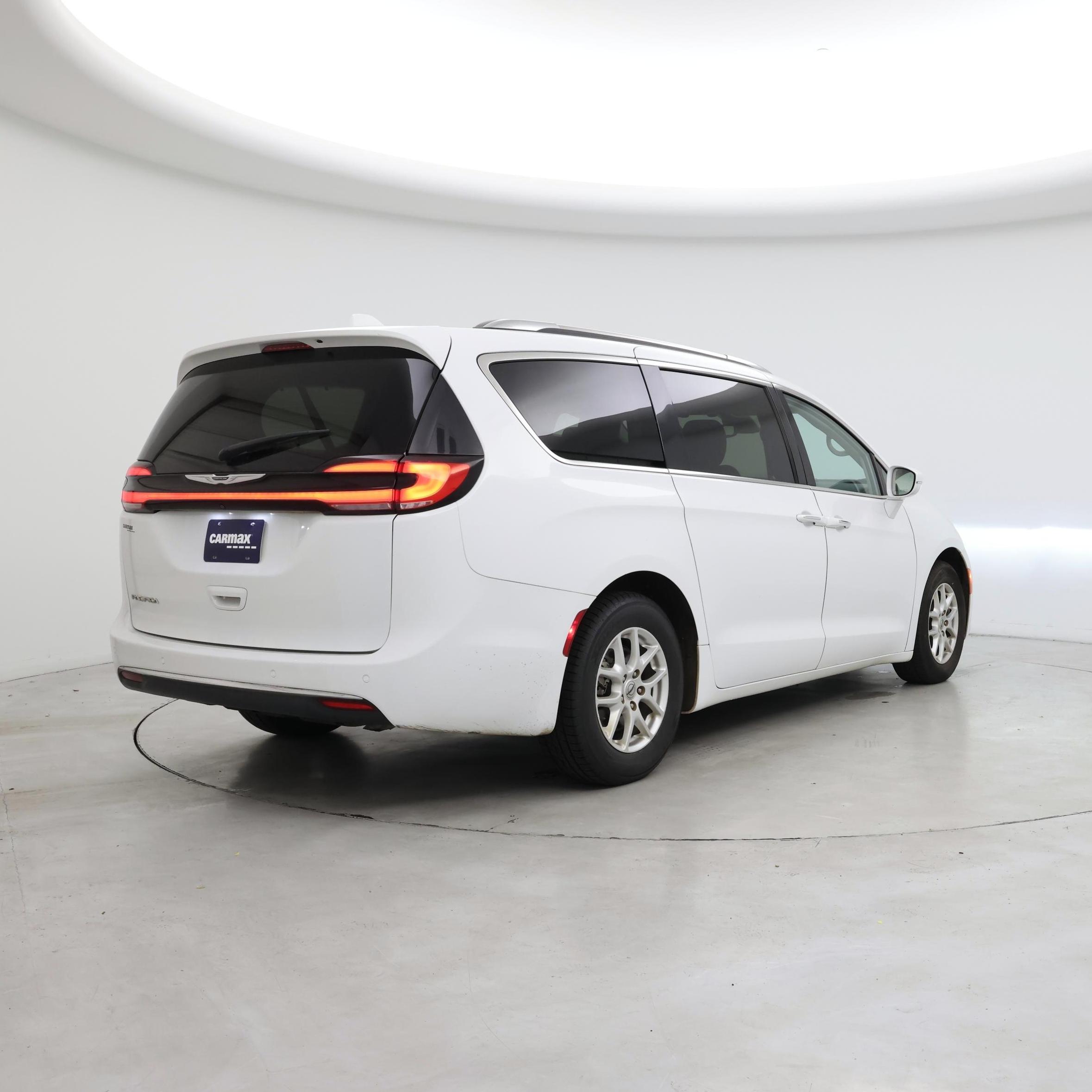 Thumbnail: 2021 Chrysler Pacifica - 8