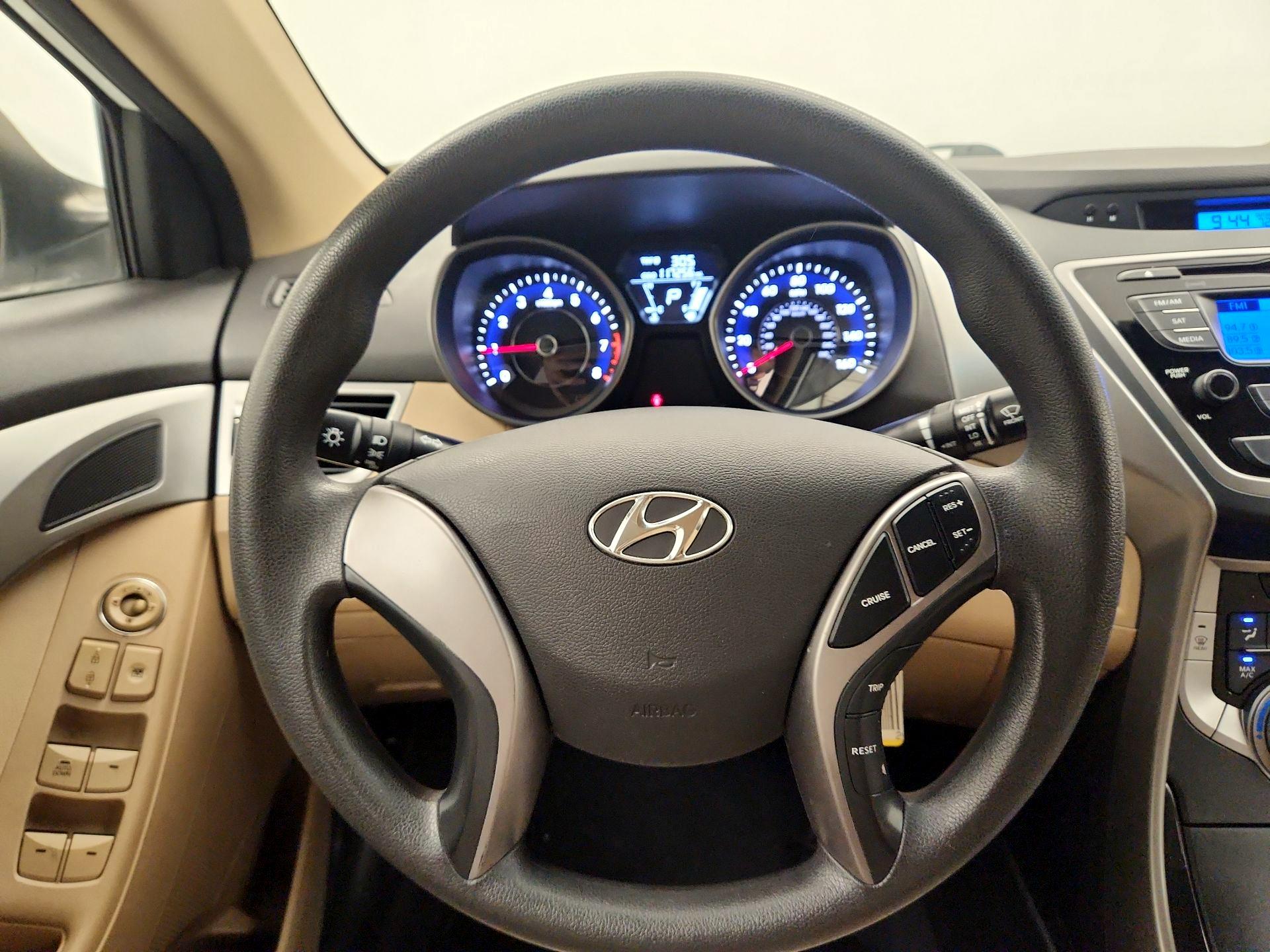Thumbnail: 2013 Hyundai Elantra - 10