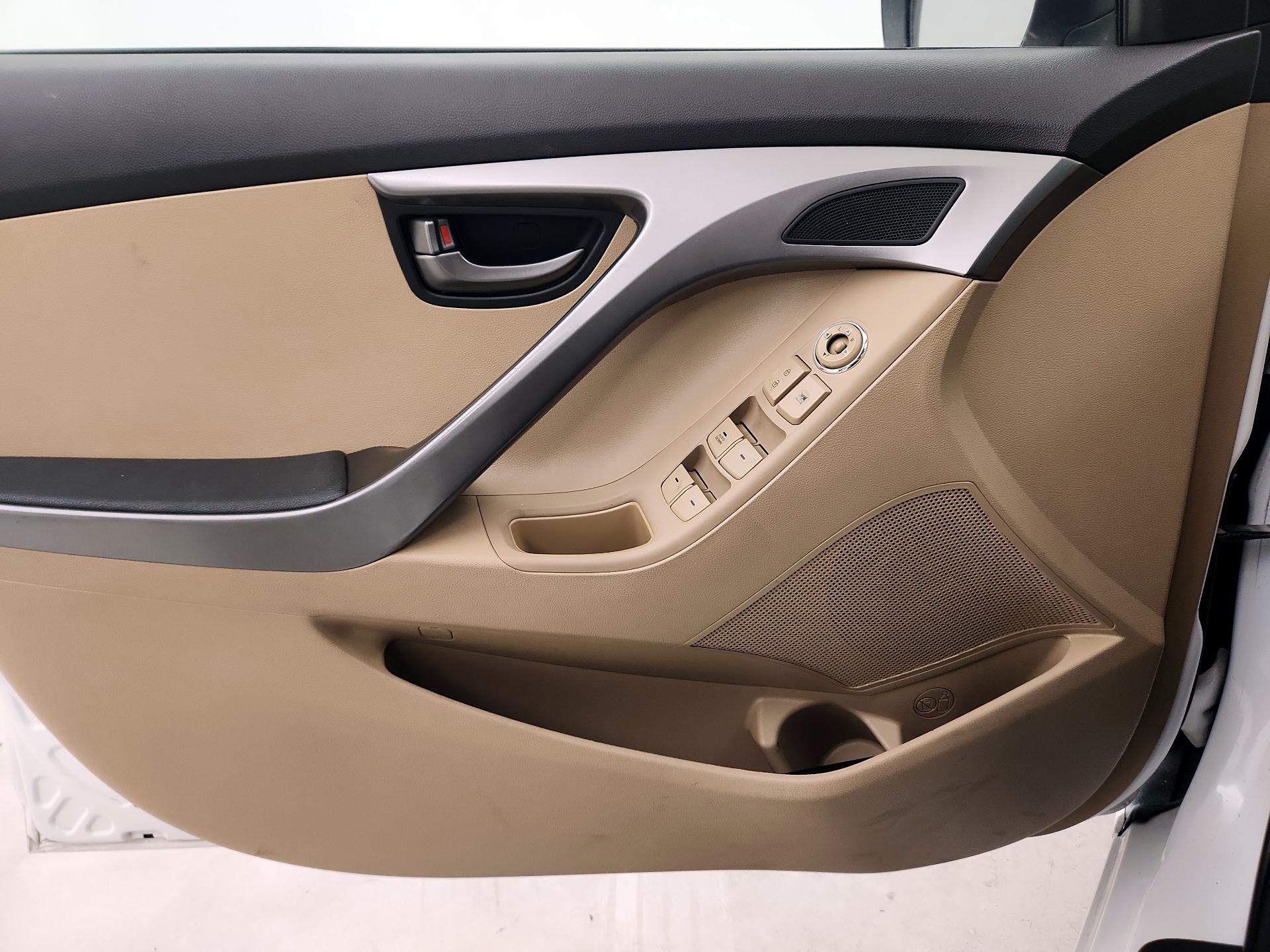Thumbnail: 2013 Hyundai Elantra - 12