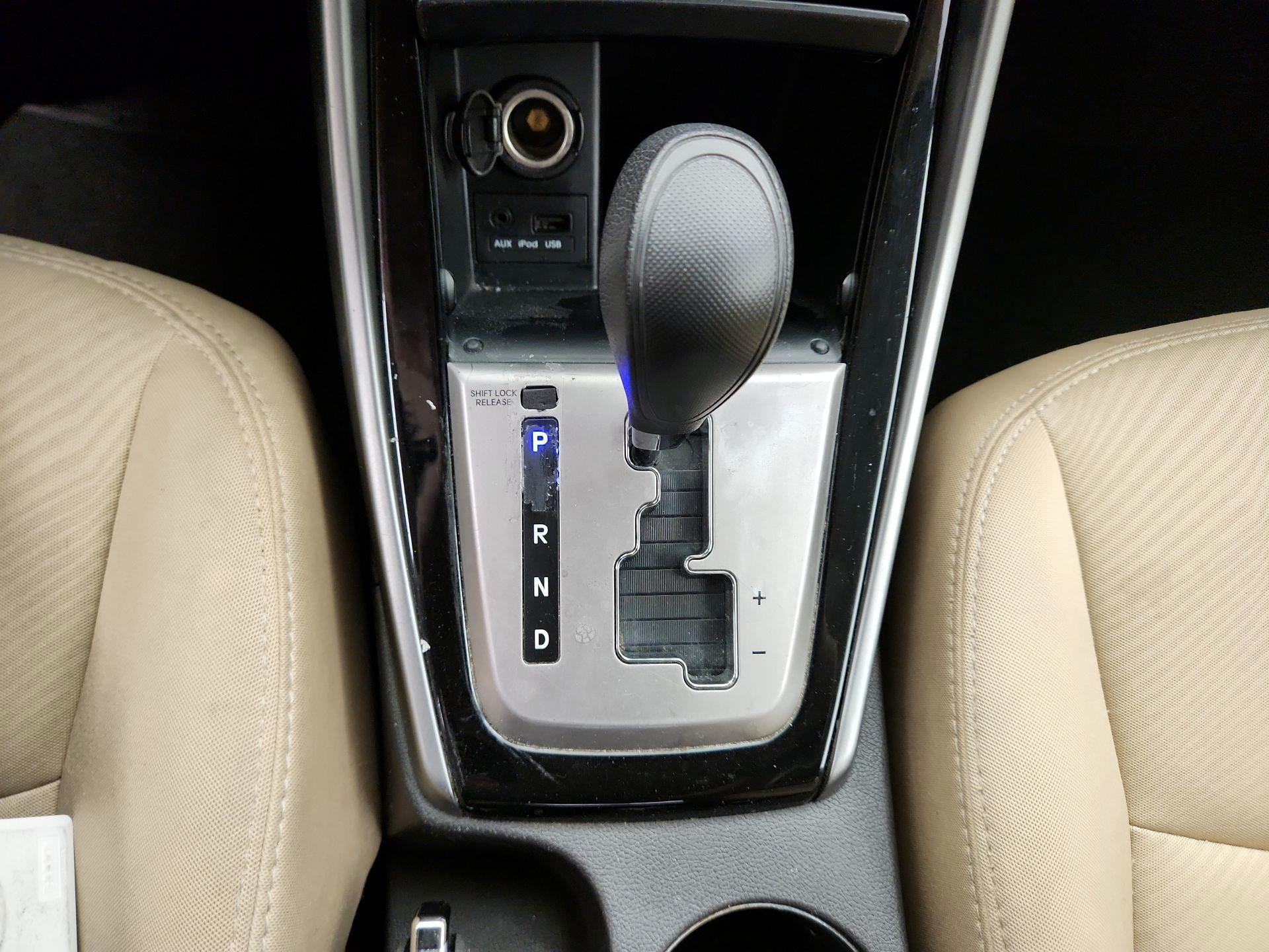 Thumbnail: 2013 Hyundai Elantra - 16