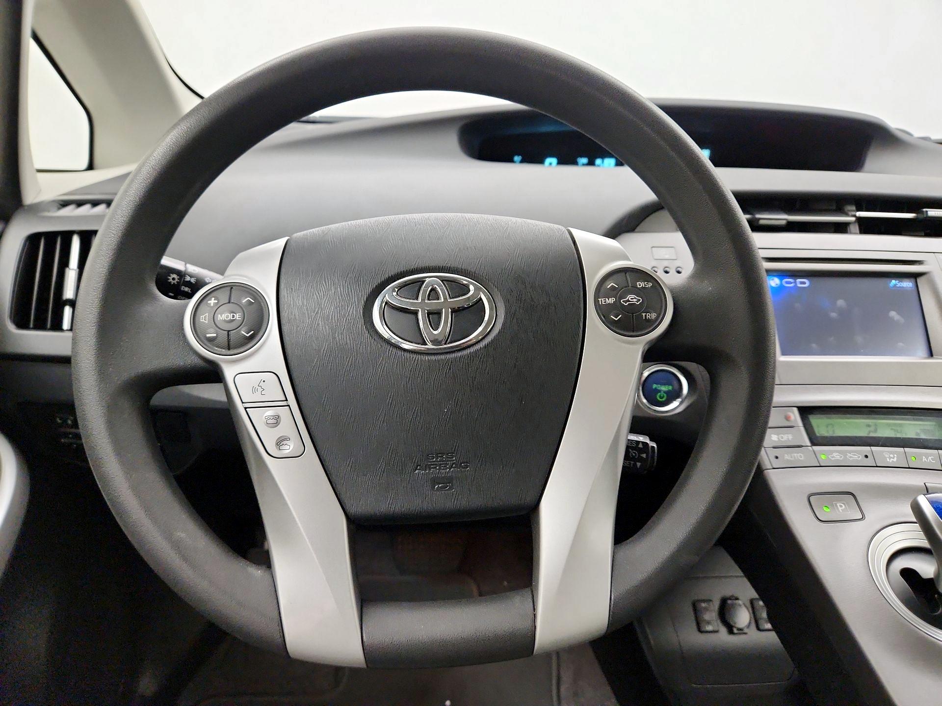 Thumbnail: 2014 Toyota Prius - 10