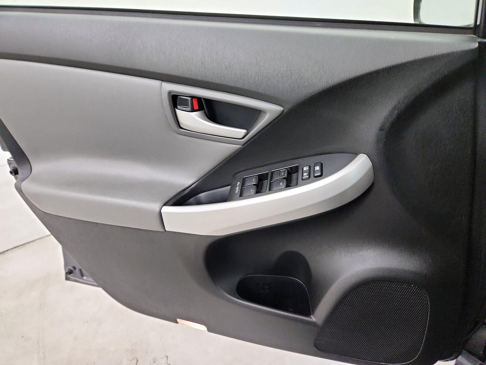 Thumbnail: 2014 Toyota Prius - 12