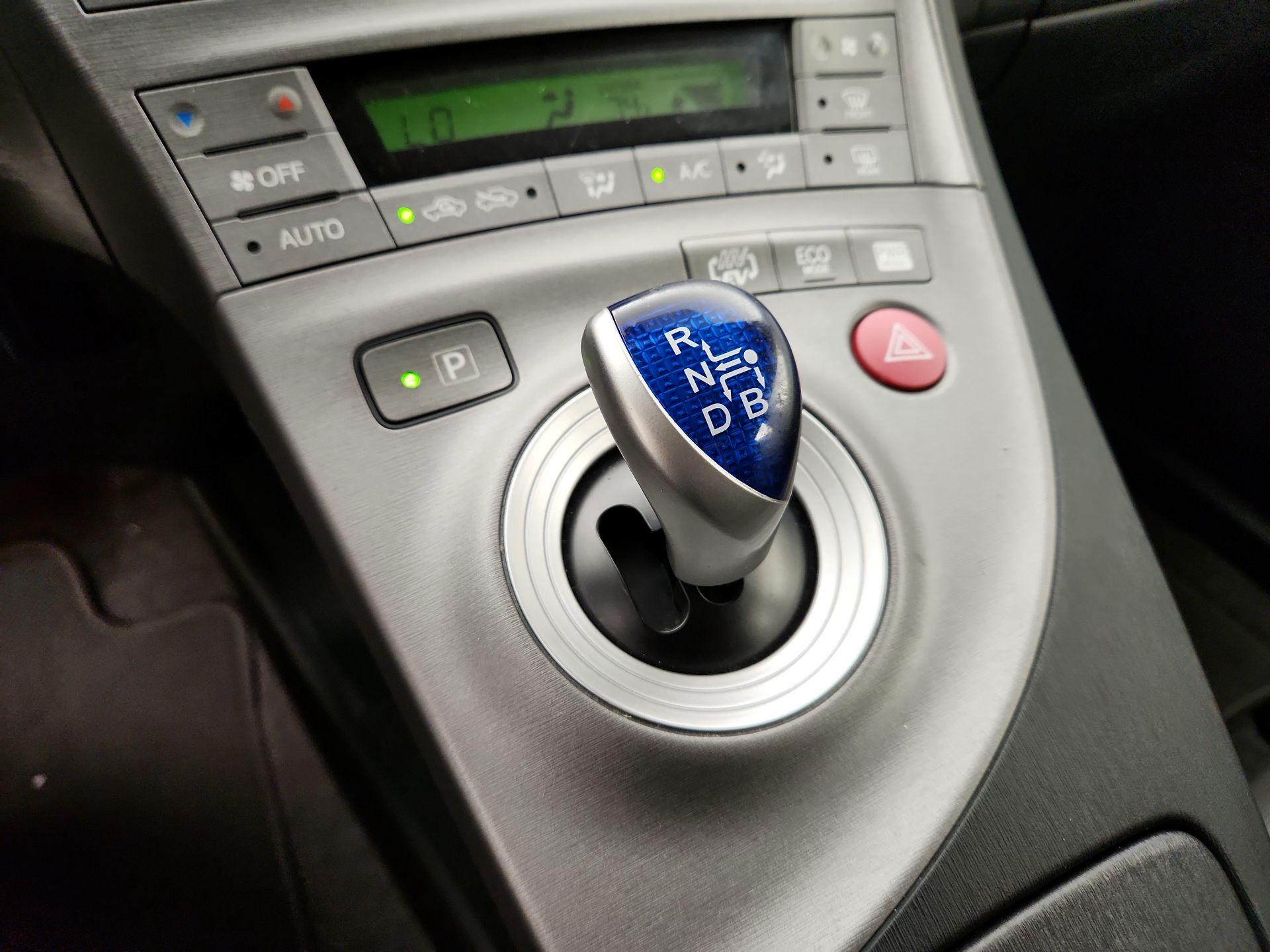 Thumbnail: 2014 Toyota Prius - 17