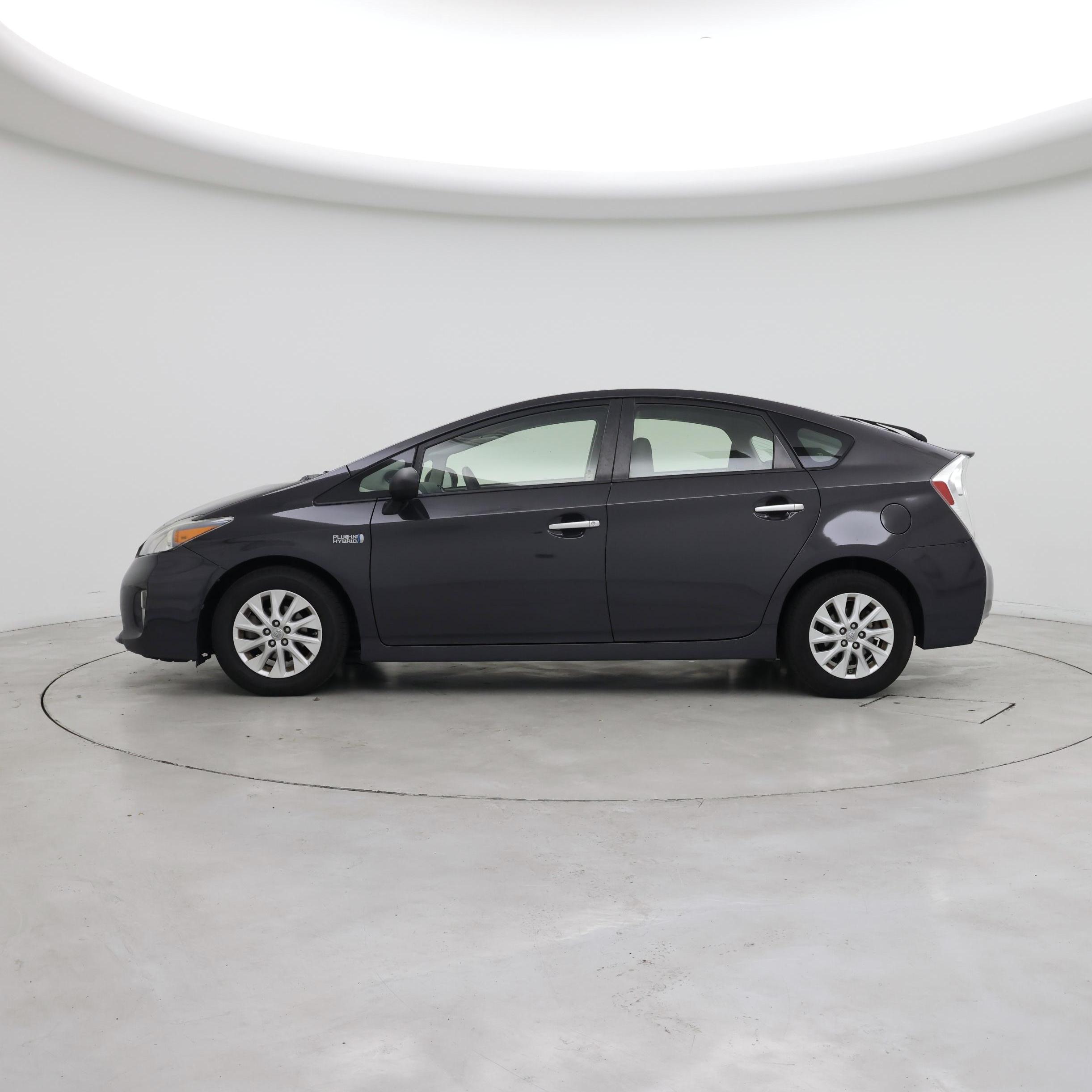 Thumbnail: 2014 Toyota Prius - 3