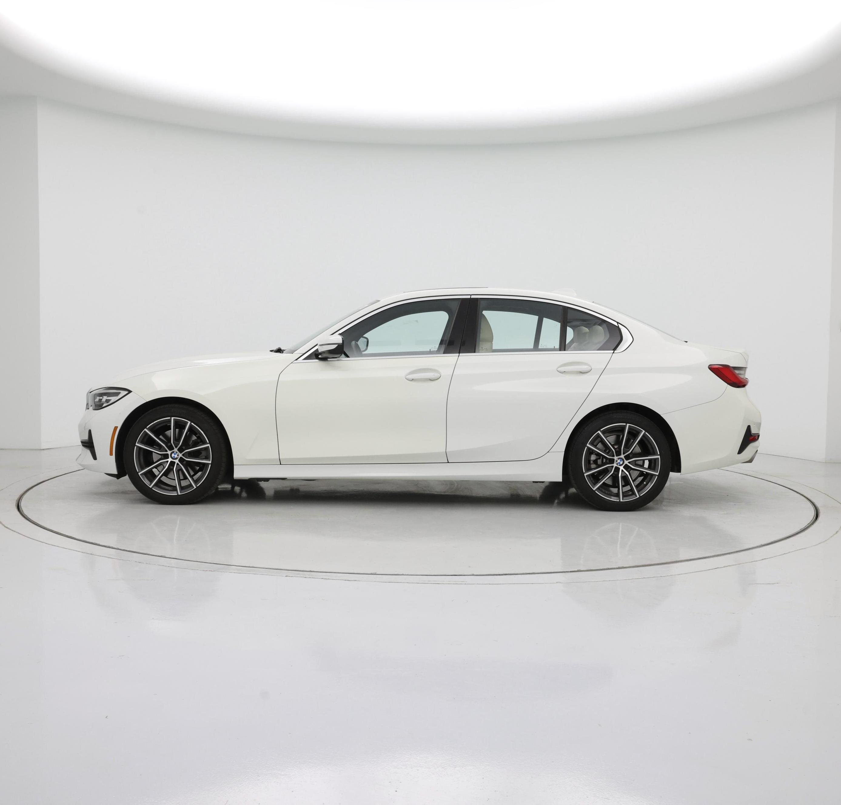 Thumbnail: 2019 BMW 3 Series - 3