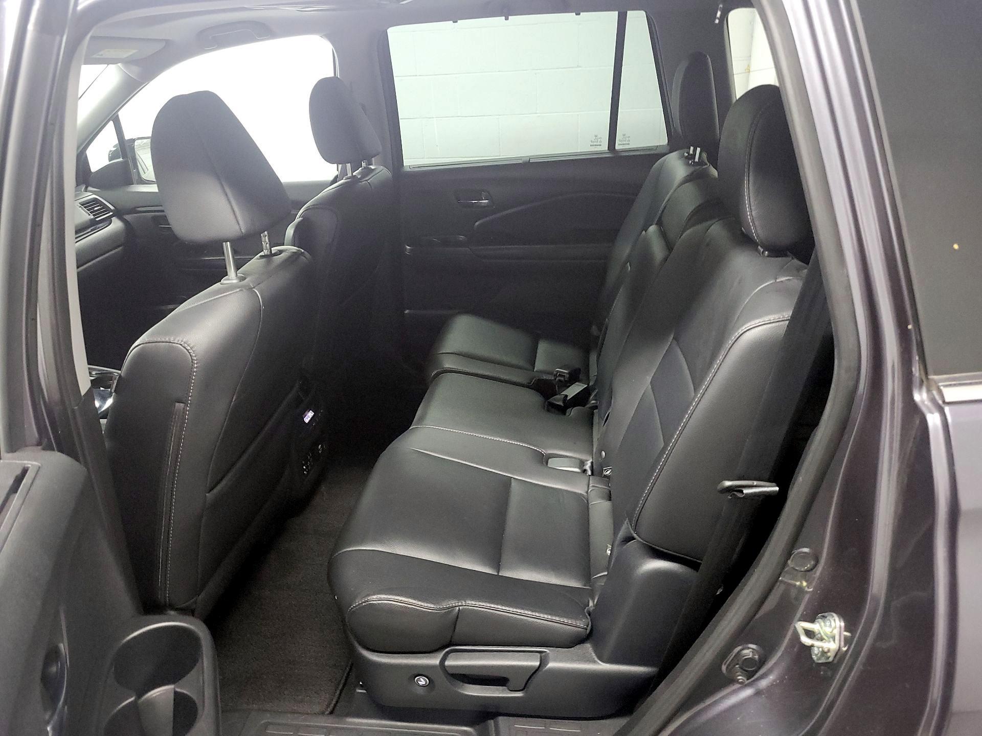Thumbnail: 2017 Honda Pilot - 17