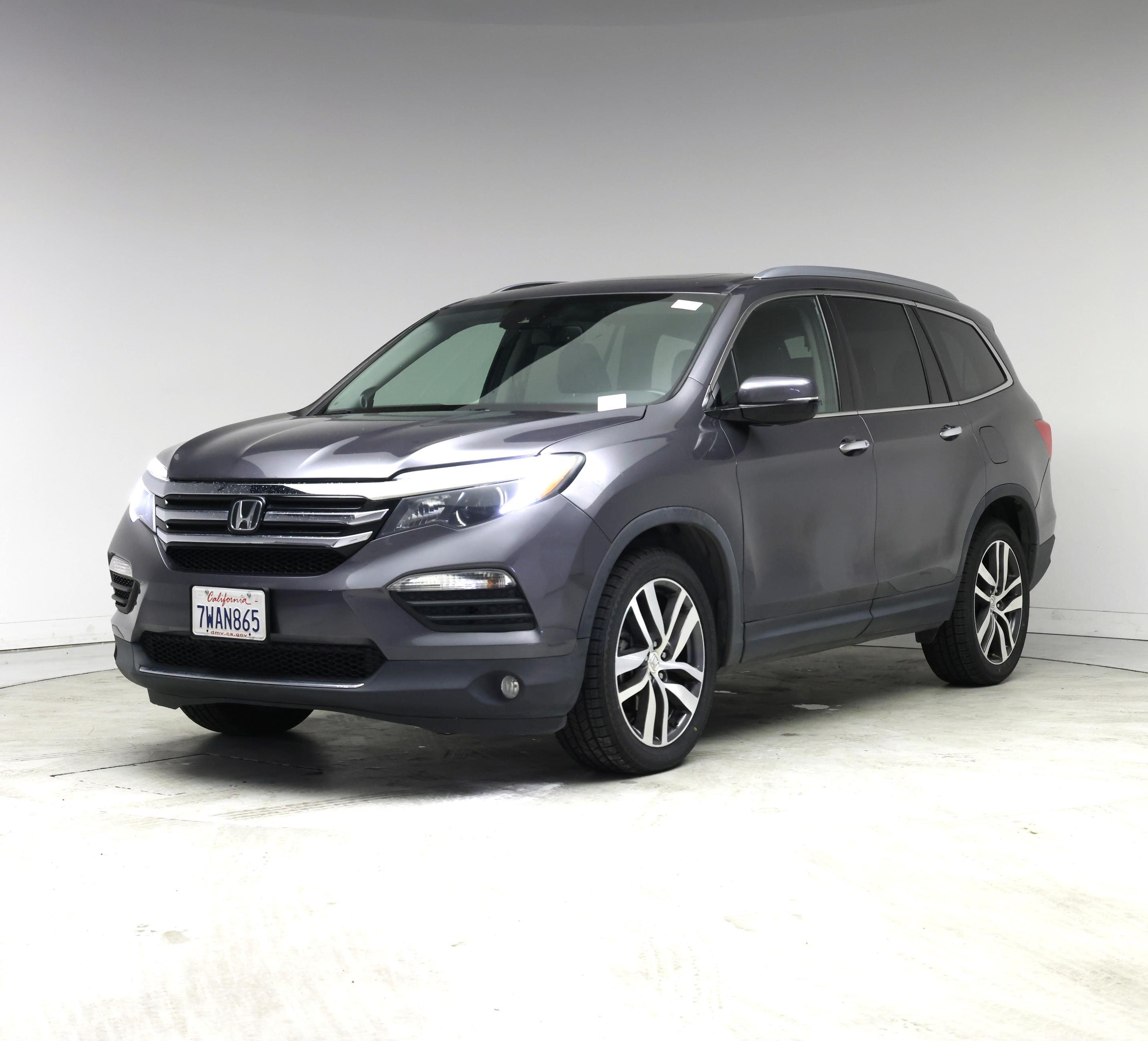 Thumbnail: 2017 Honda Pilot - 4