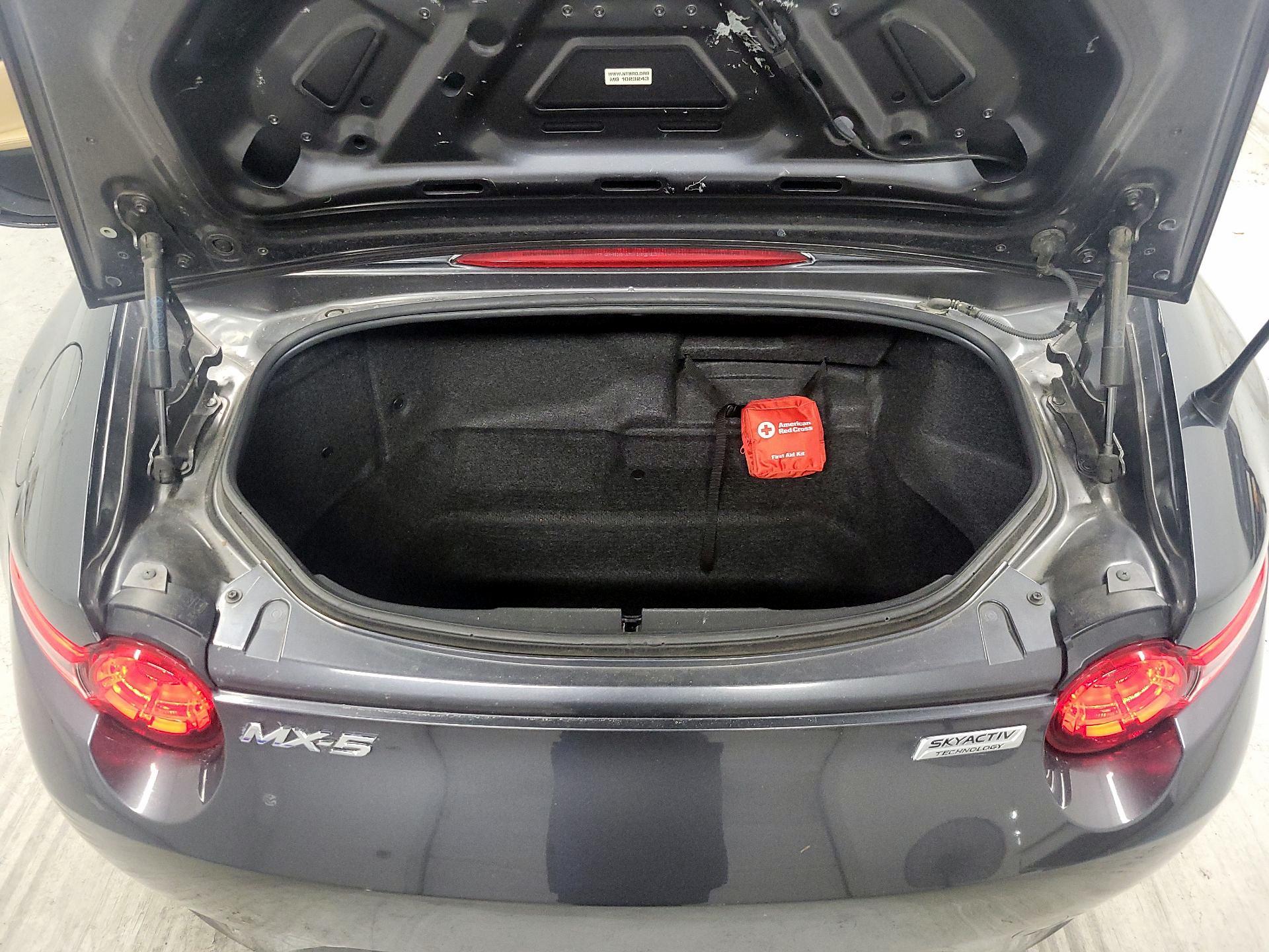 Thumbnail: 2016 Mazda MX-5 Miata - 16