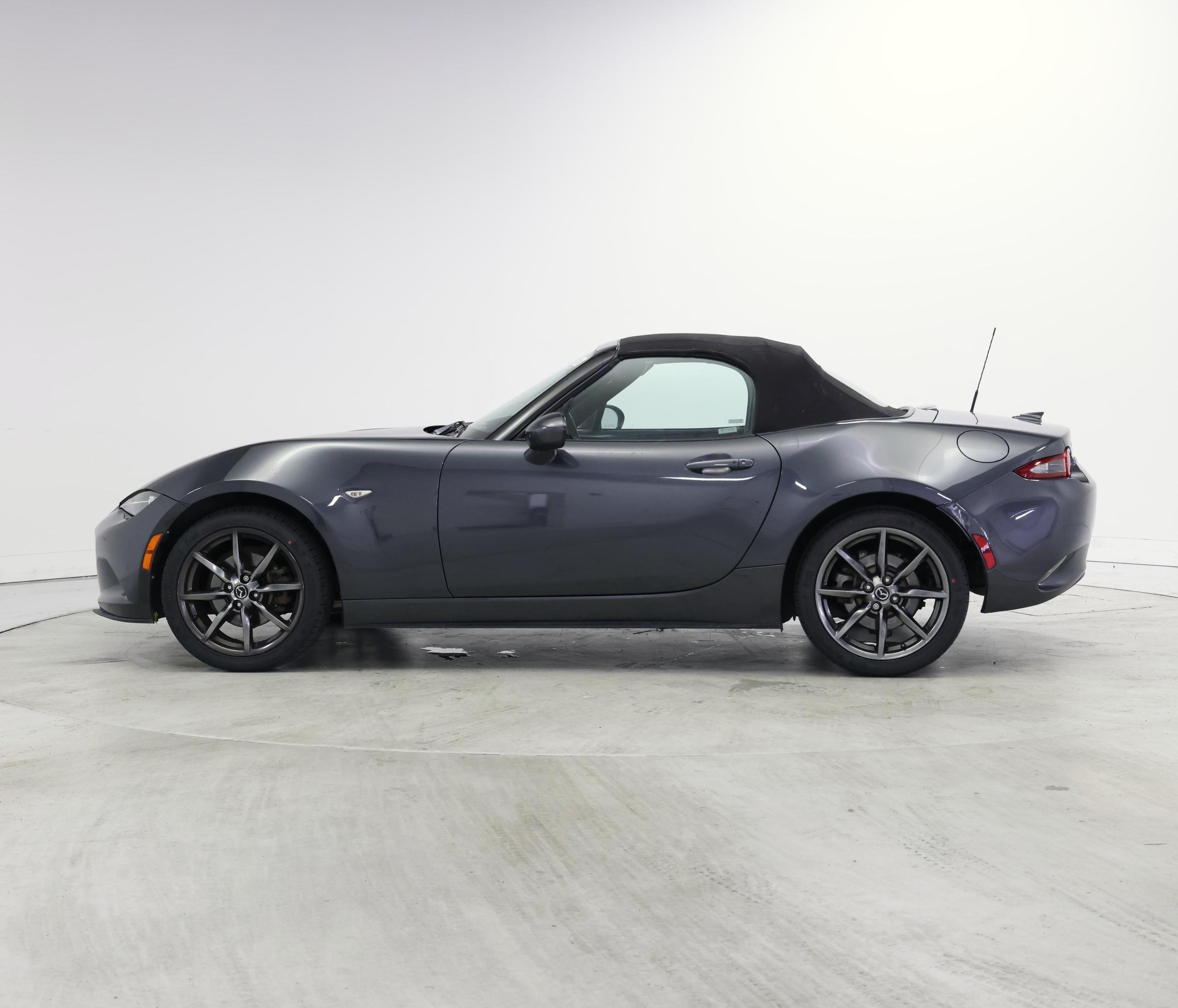 Thumbnail: 2016 Mazda MX-5 Miata - 3