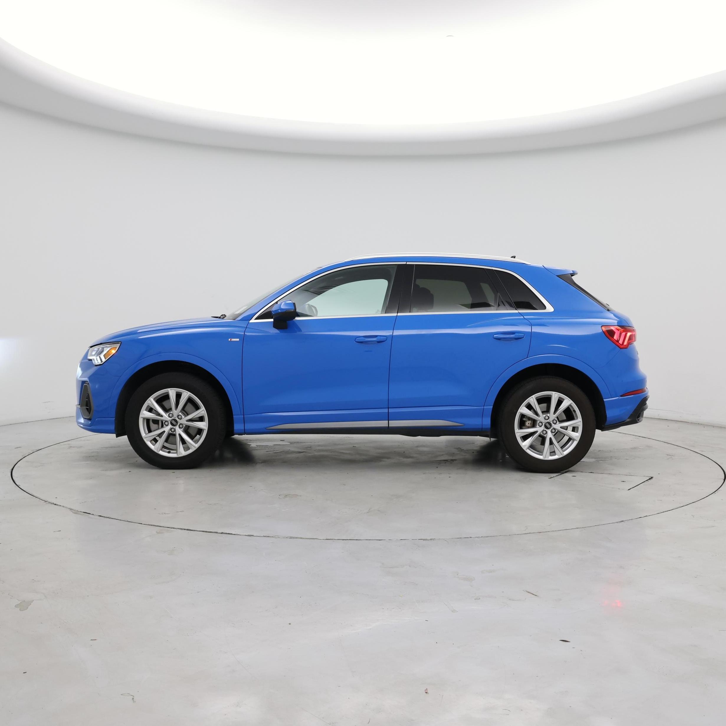 Thumbnail: 2022 Audi Q3 - 3