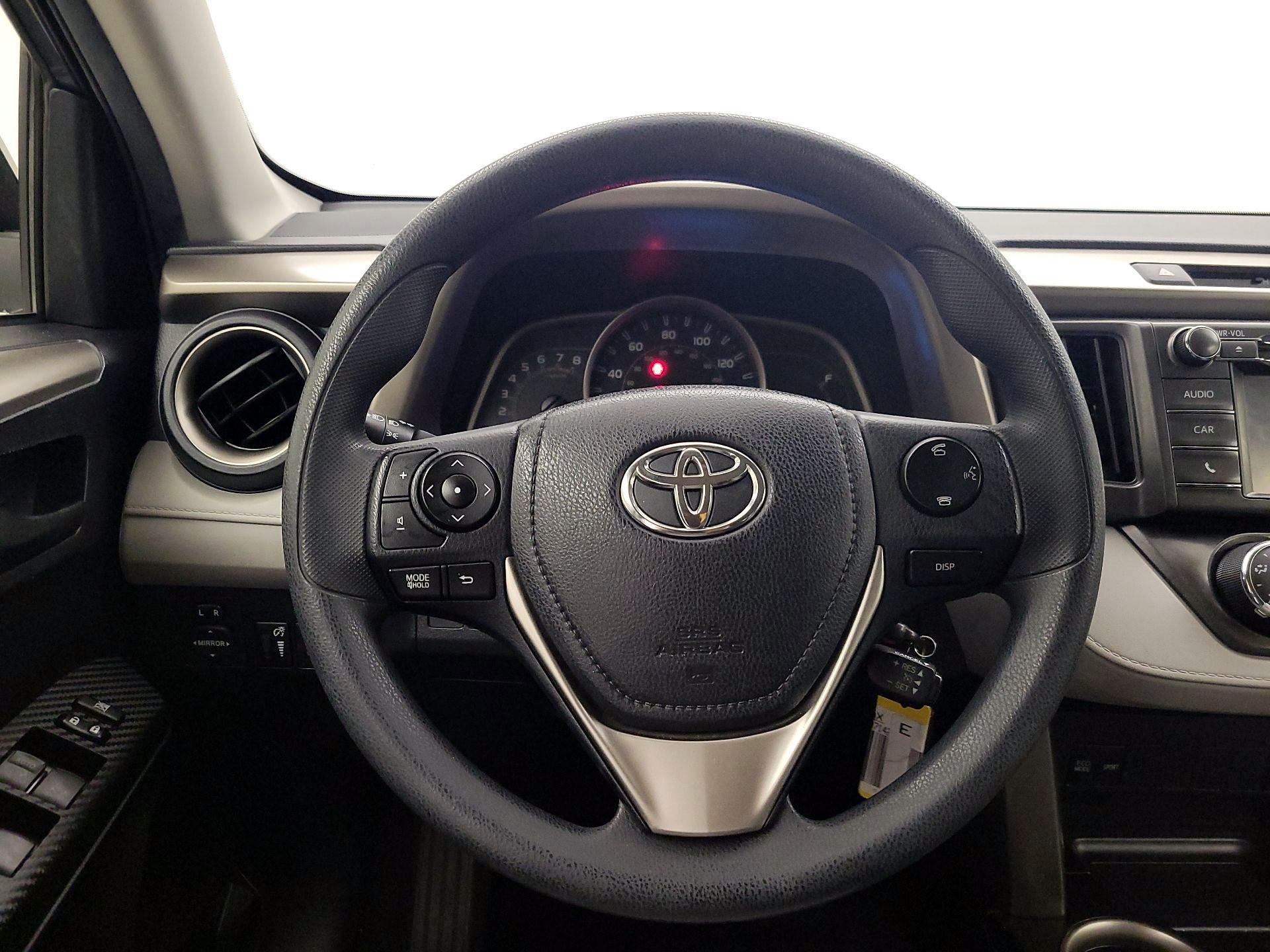 Thumbnail: 2015 Toyota RAV4 - 10