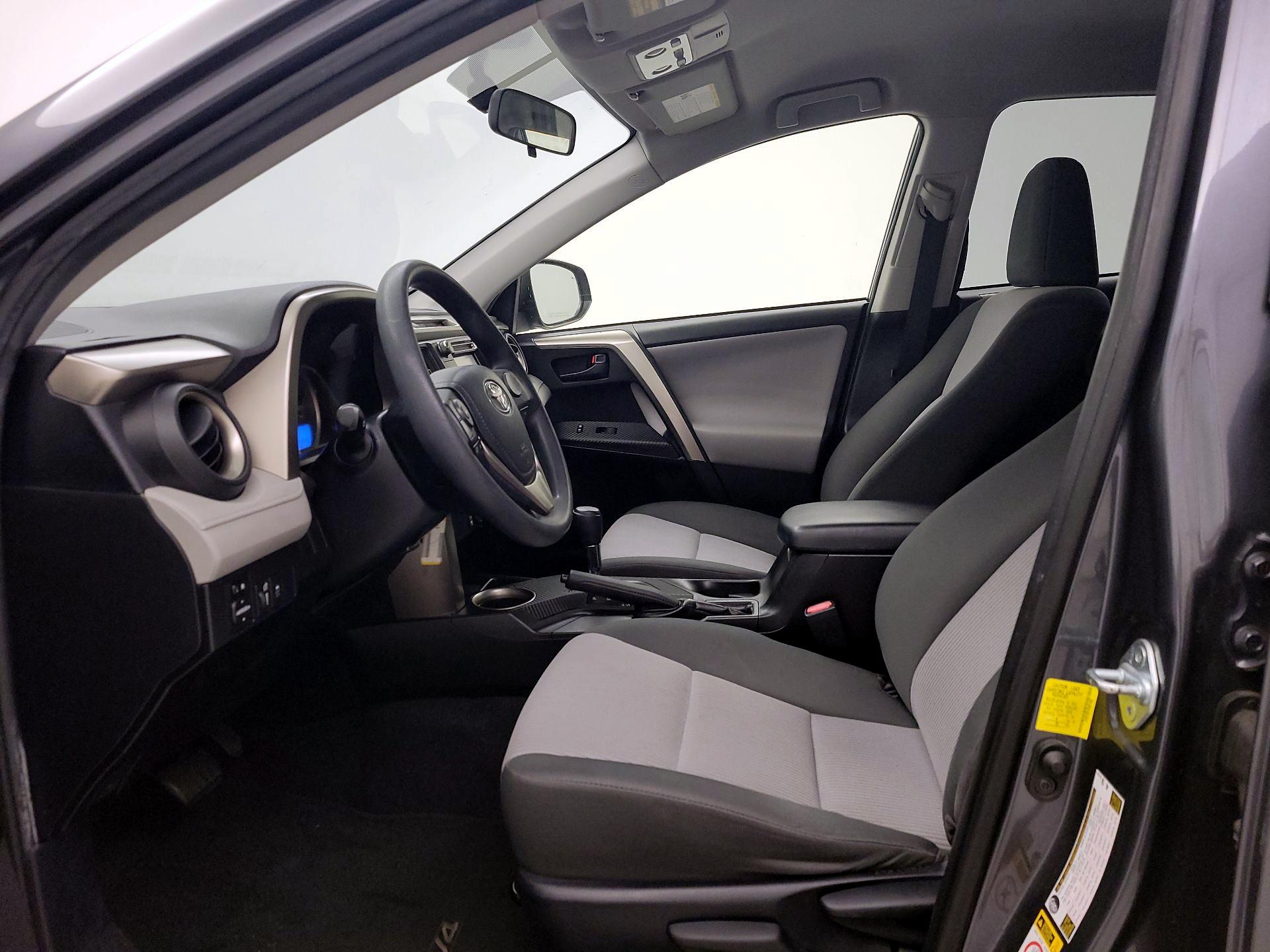 Thumbnail: 2015 Toyota RAV4 - 11