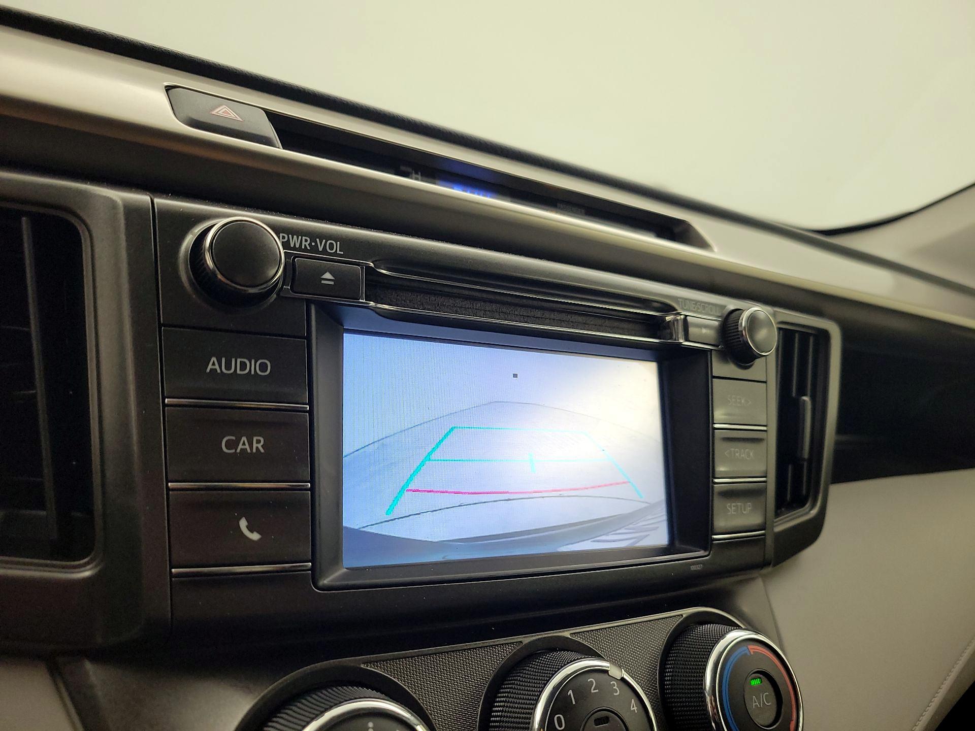 Thumbnail: 2015 Toyota RAV4 - 14