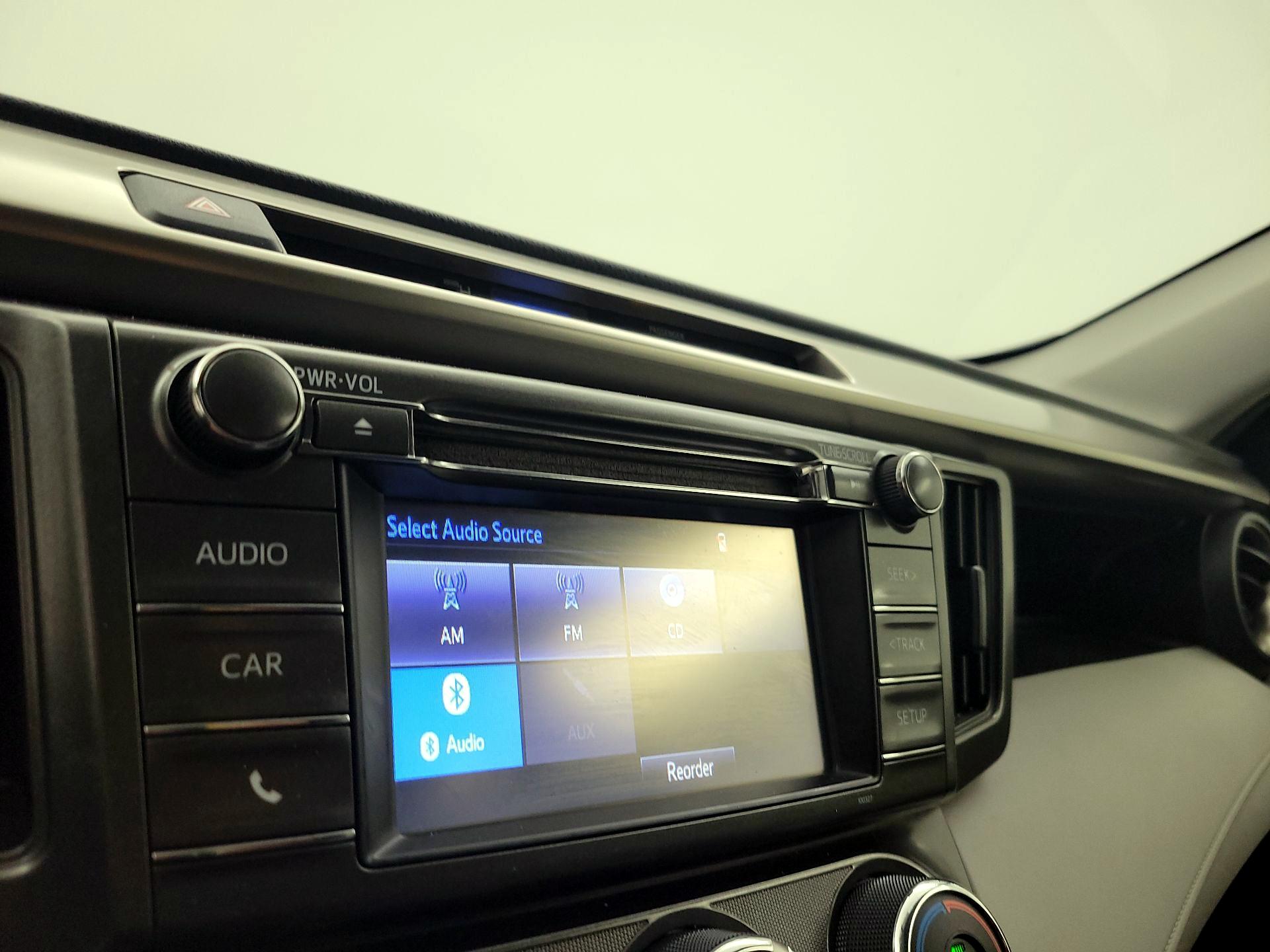 Thumbnail: 2015 Toyota RAV4 - 15