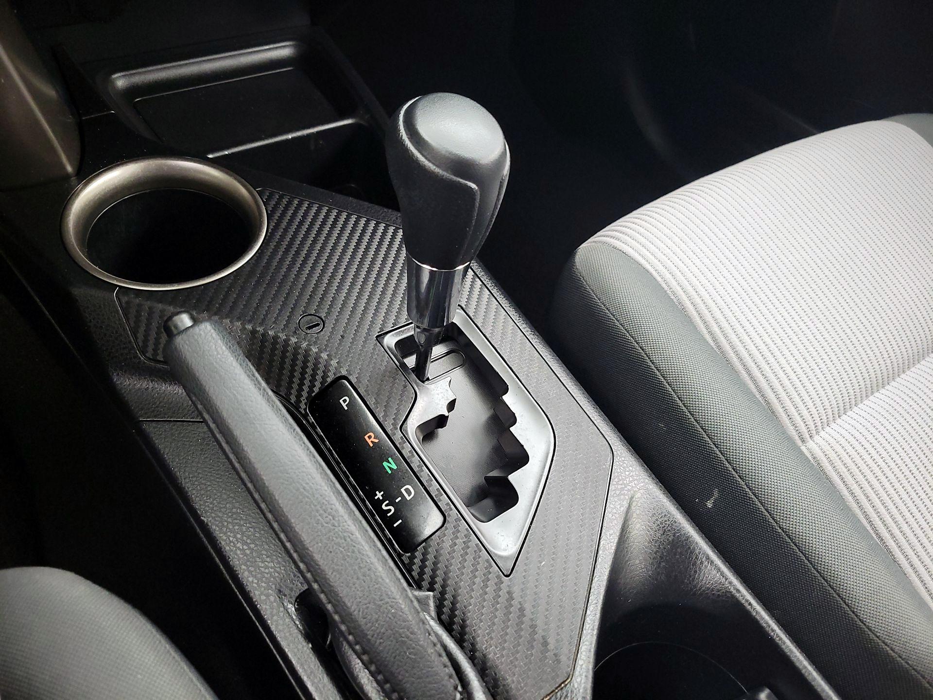 Thumbnail: 2015 Toyota RAV4 - 17